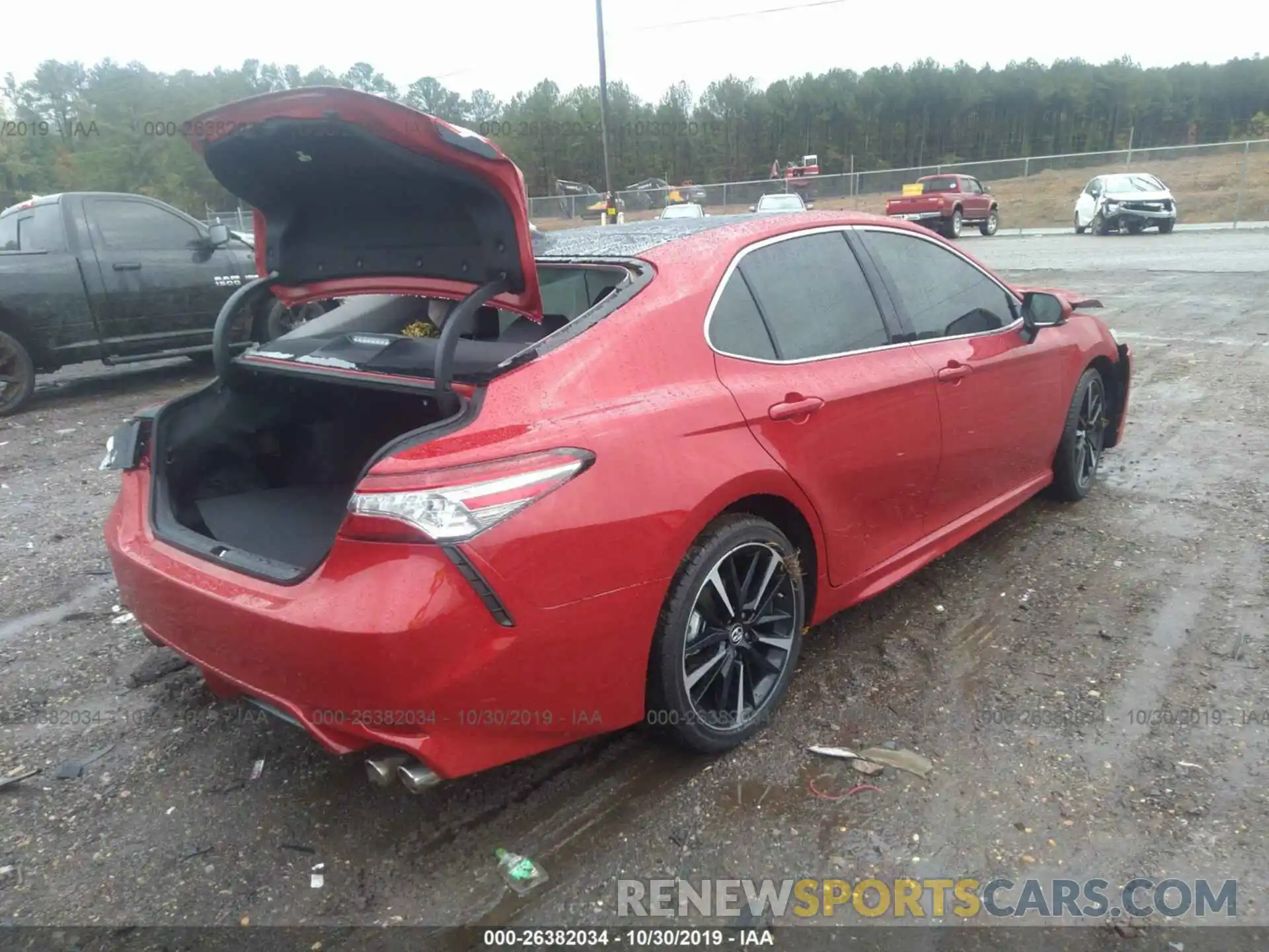 4 Photograph of a damaged car 4T1B61HK2KU294480 TOYOTA CAMRY 2019