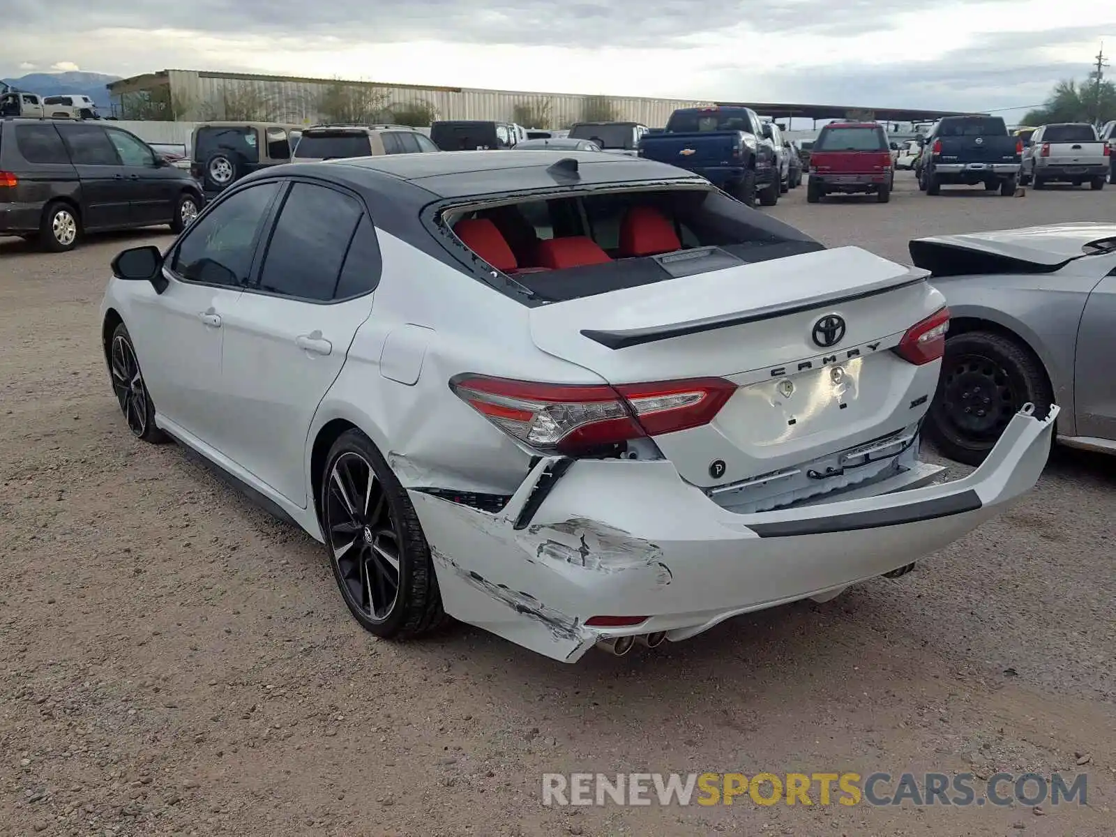 3 Photograph of a damaged car 4T1B61HK2KU299873 TOYOTA CAMRY 2019