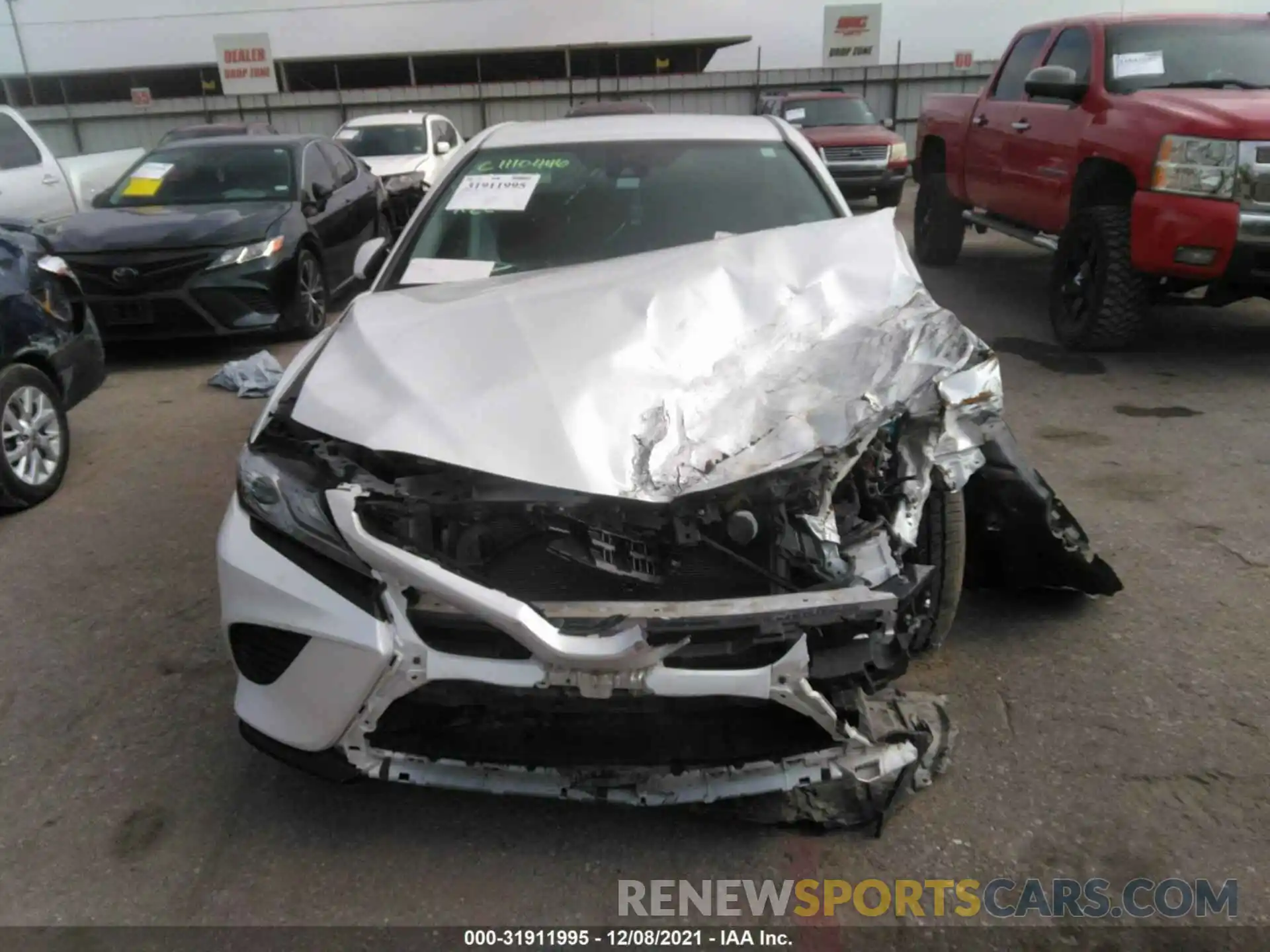 6 Photograph of a damaged car 4T1B61HK2KU690120 TOYOTA CAMRY 2019