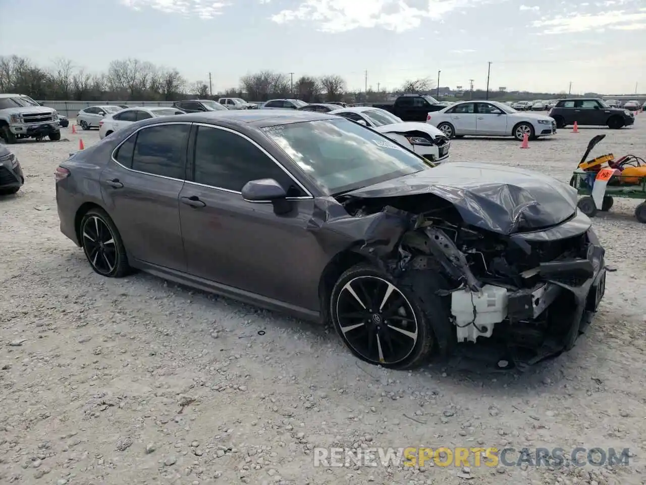 4 Photograph of a damaged car 4T1B61HK2KU711631 TOYOTA CAMRY 2019