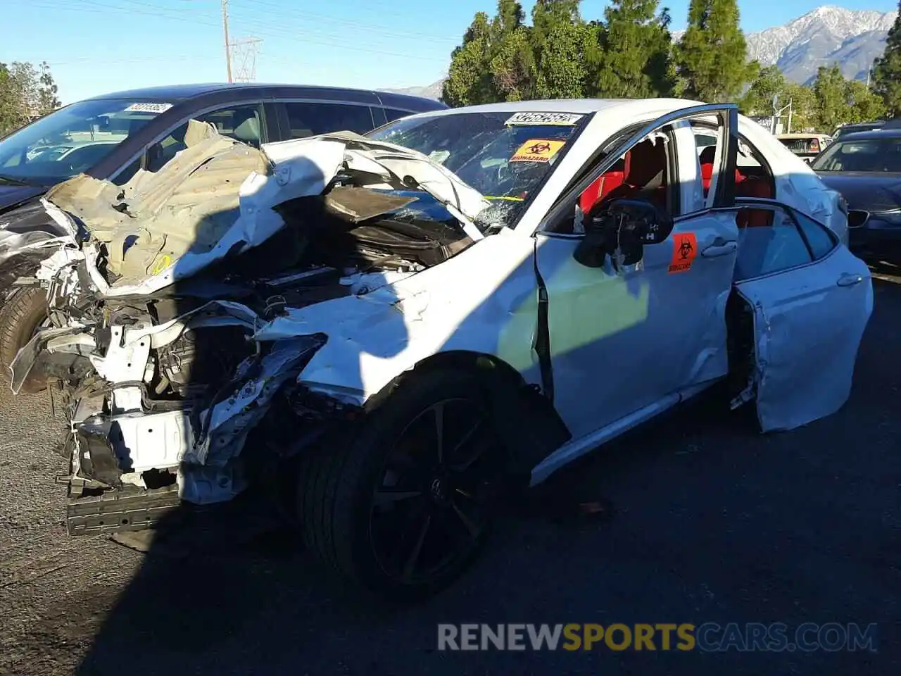 2 Photograph of a damaged car 4T1B61HK2KU712388 TOYOTA CAMRY 2019