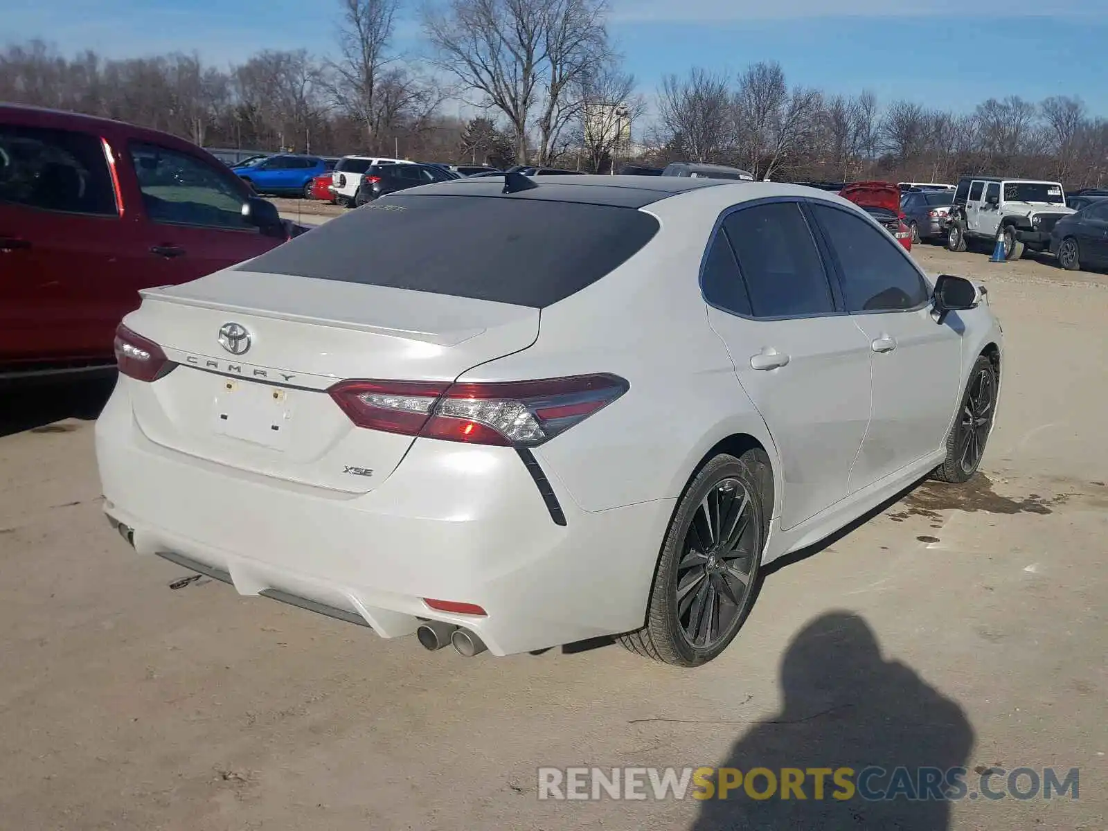 4 Photograph of a damaged car 4T1B61HK2KU729210 TOYOTA CAMRY 2019