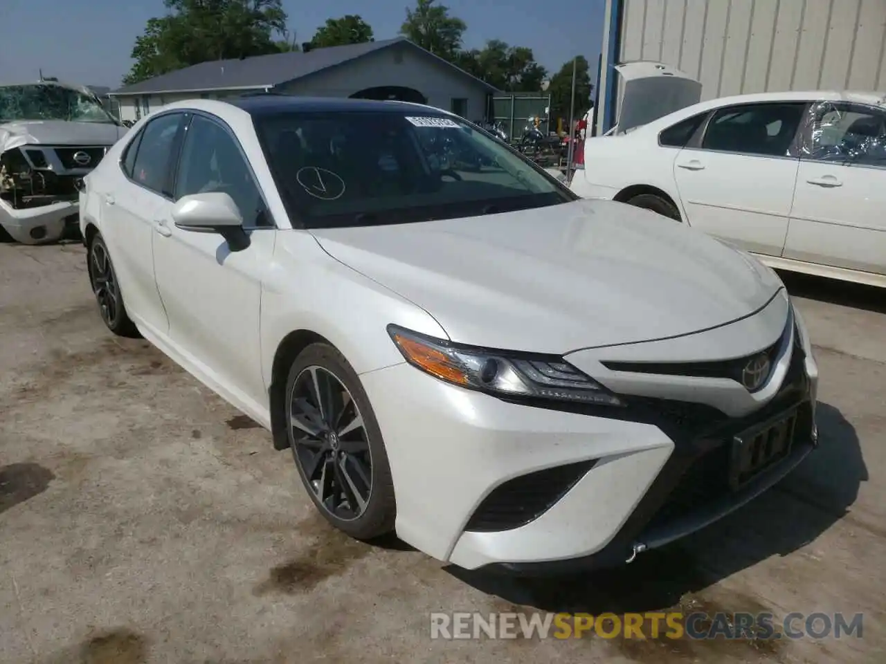 1 Photograph of a damaged car 4T1B61HK2KU744516 TOYOTA CAMRY 2019