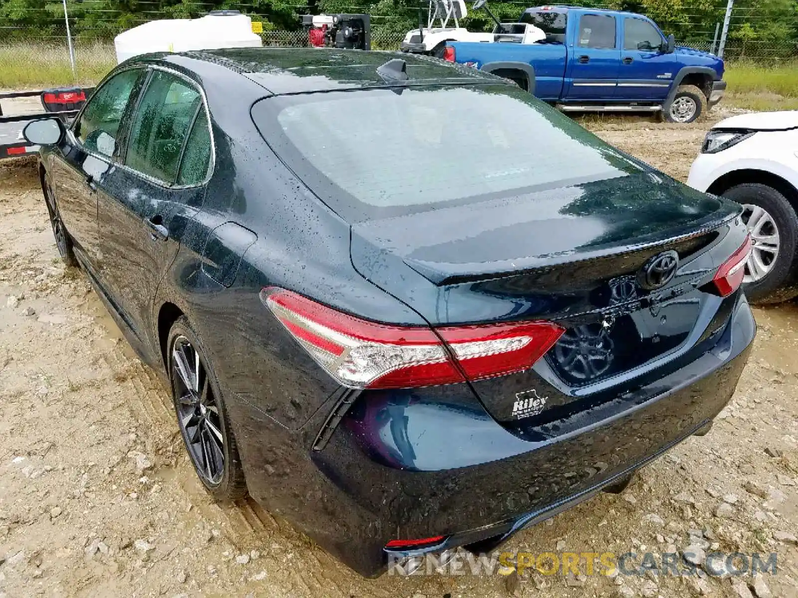 3 Photograph of a damaged car 4T1B61HK2KU748968 TOYOTA CAMRY 2019