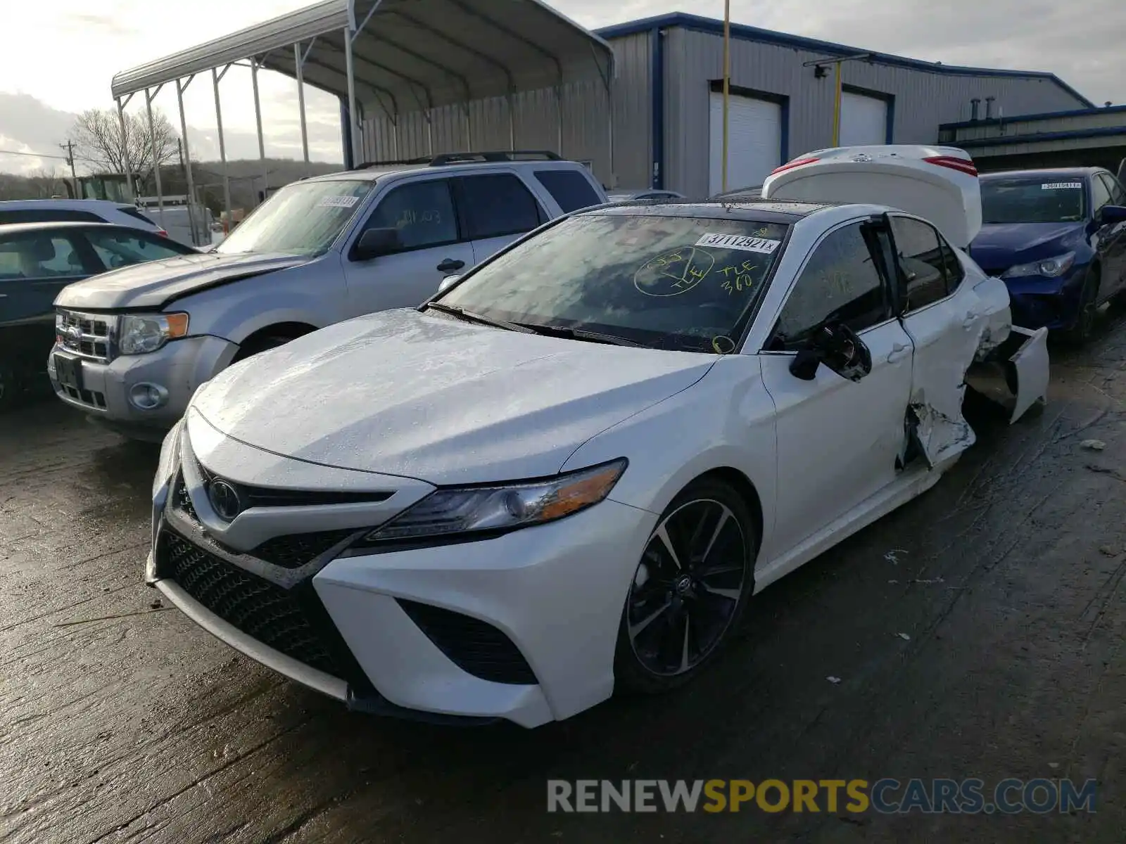 2 Photograph of a damaged car 4T1B61HK2KU754060 TOYOTA CAMRY 2019