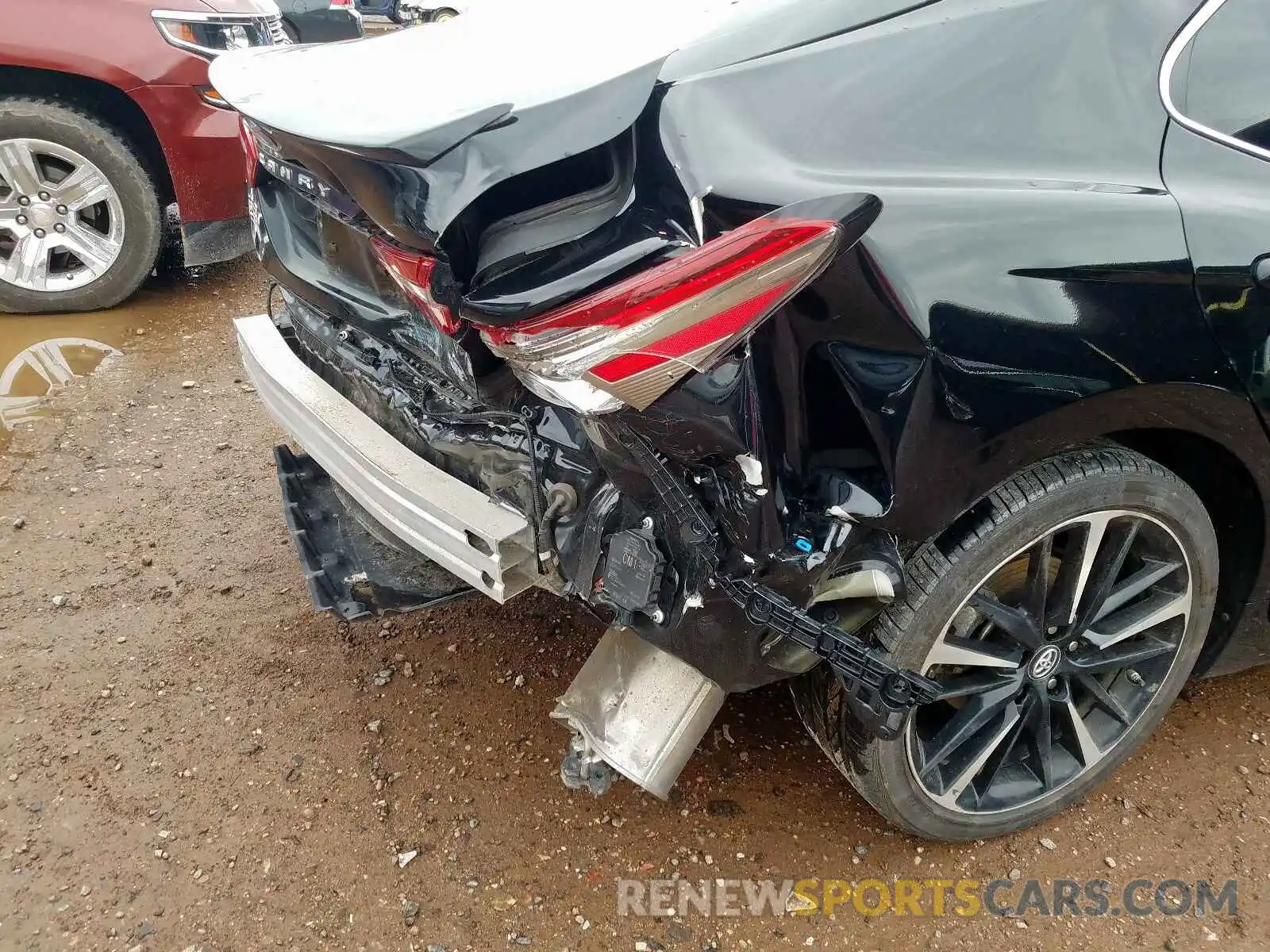 9 Photograph of a damaged car 4T1B61HK2KU759761 TOYOTA CAMRY 2019