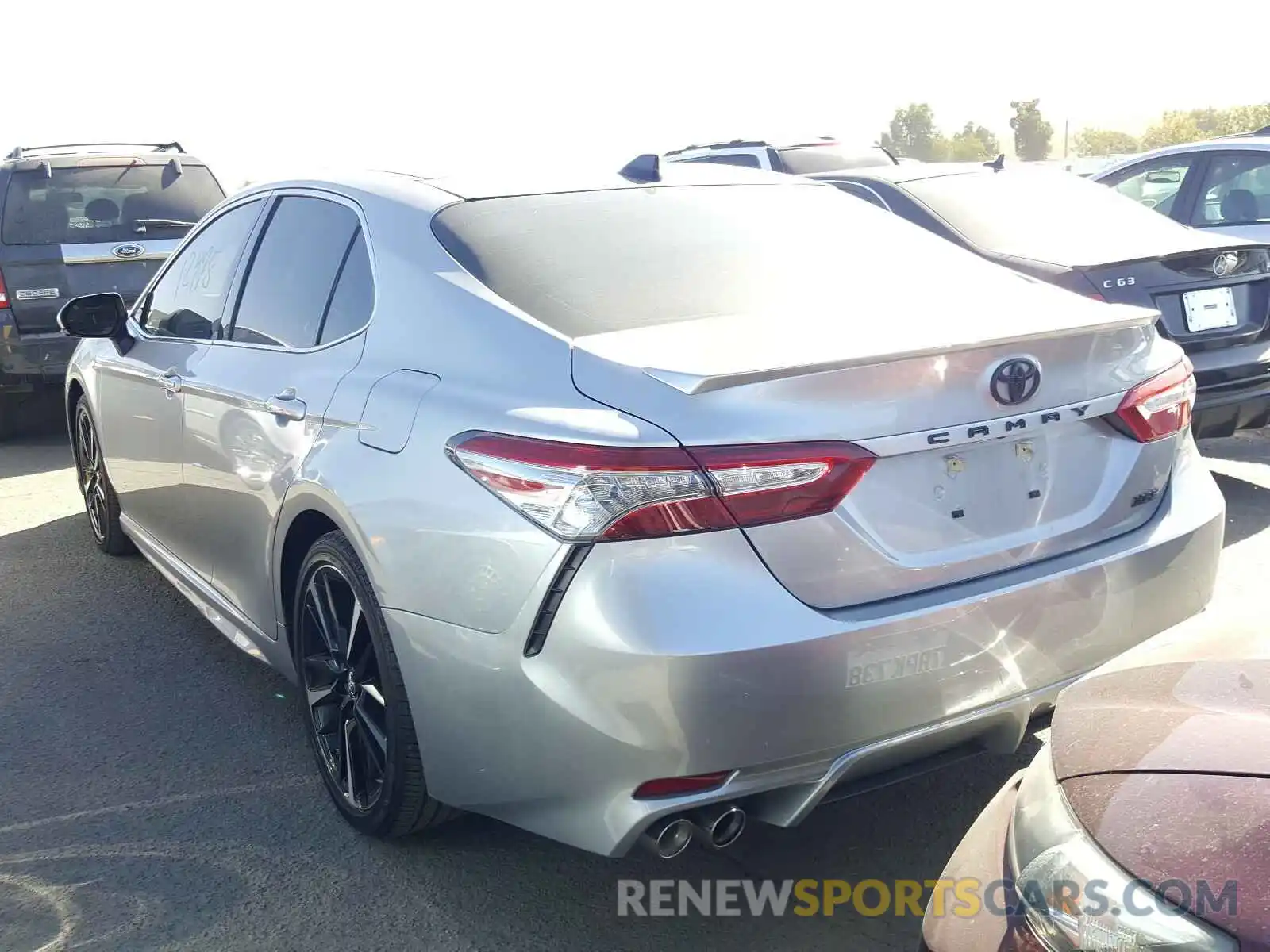 3 Photograph of a damaged car 4T1B61HK2KU760313 TOYOTA CAMRY 2019