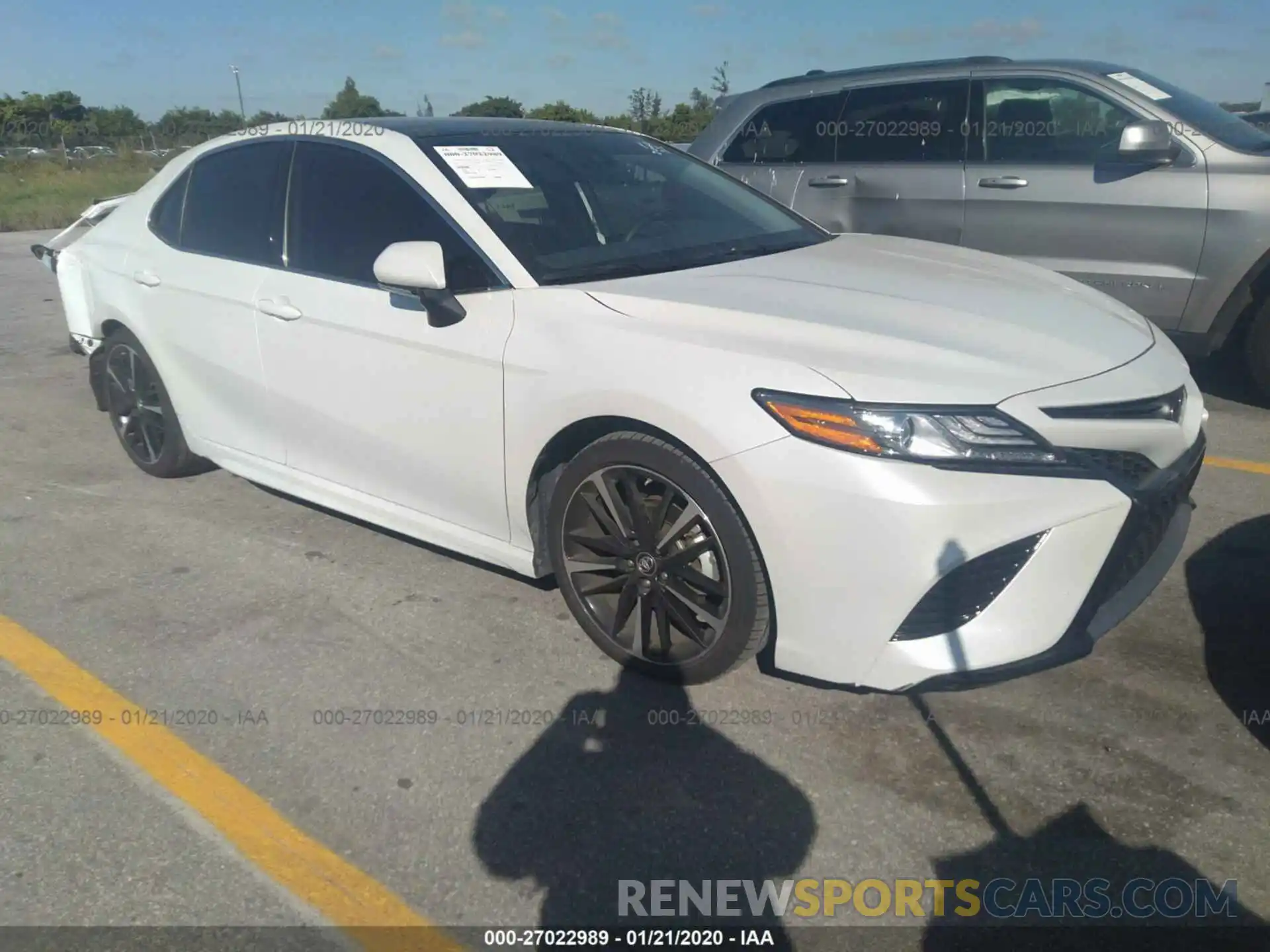 1 Photograph of a damaged car 4T1B61HK2KU762062 TOYOTA CAMRY 2019