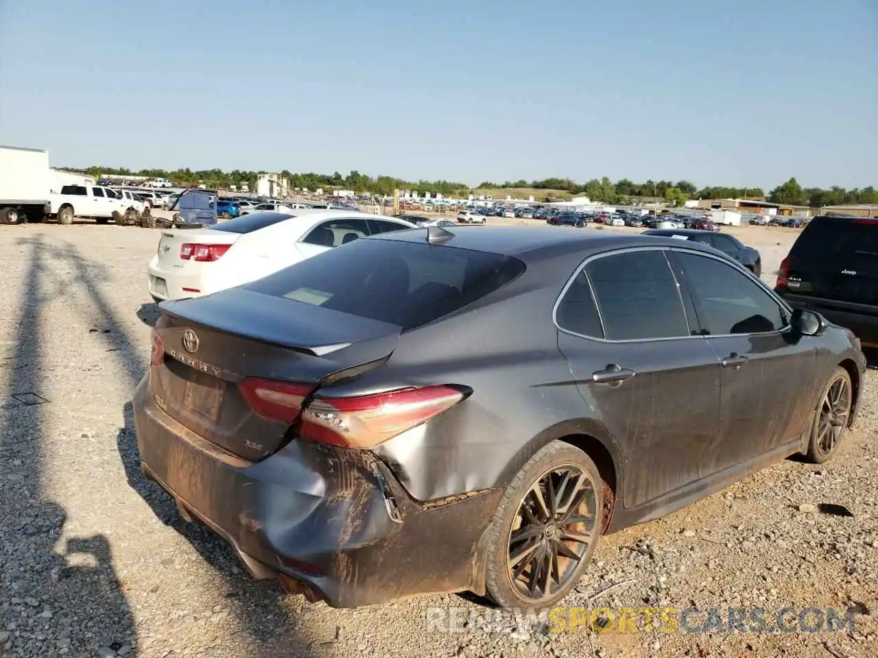 4 Photograph of a damaged car 4T1B61HK2KU763048 TOYOTA CAMRY 2019