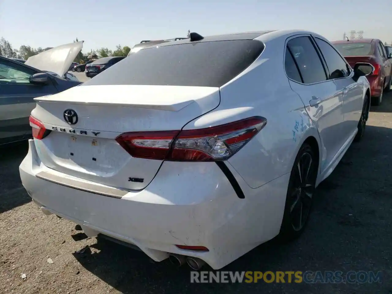 4 Photograph of a damaged car 4T1B61HK2KU766855 TOYOTA CAMRY 2019