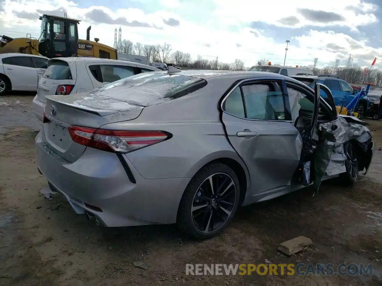 4 Photograph of a damaged car 4T1B61HK2KU767567 TOYOTA CAMRY 2019