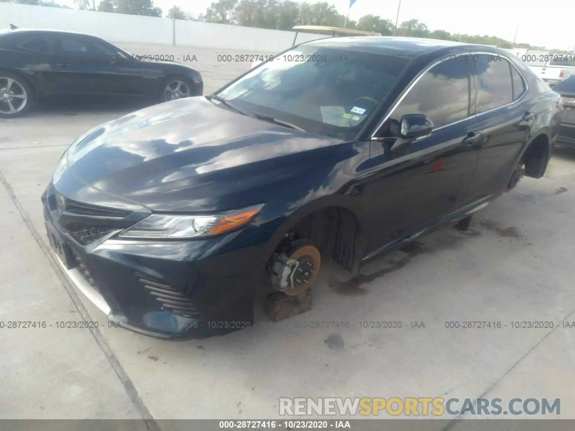 2 Photograph of a damaged car 4T1B61HK2KU771120 TOYOTA CAMRY 2019