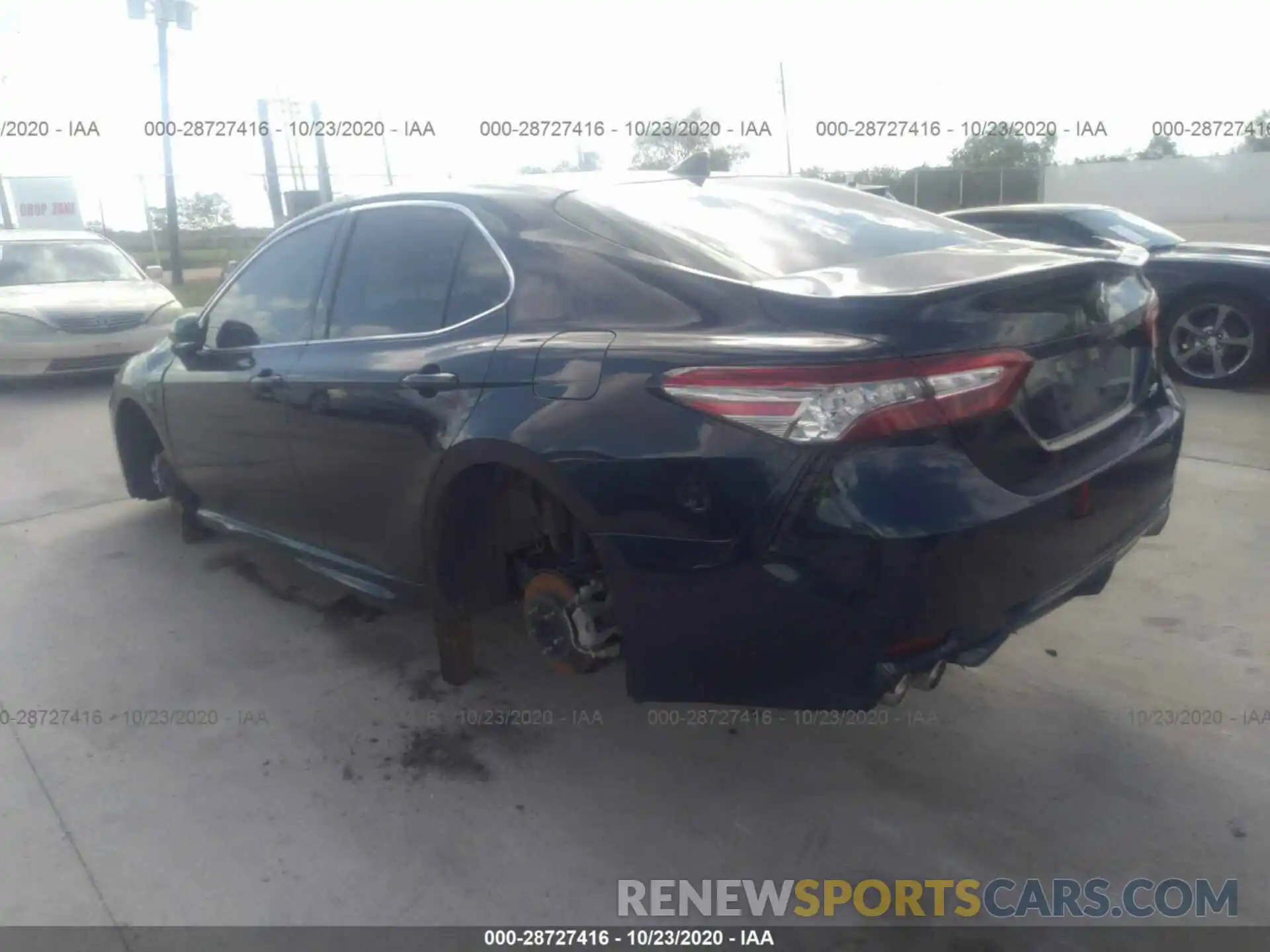 3 Photograph of a damaged car 4T1B61HK2KU771120 TOYOTA CAMRY 2019