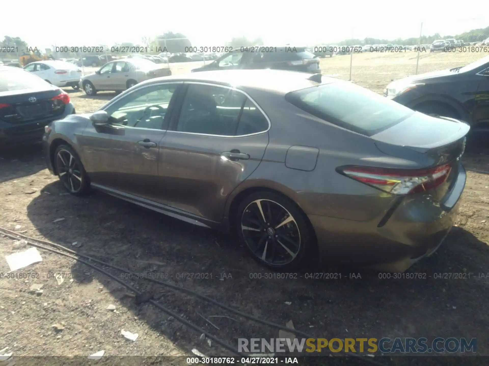 3 Photograph of a damaged car 4T1B61HK2KU779539 TOYOTA CAMRY 2019