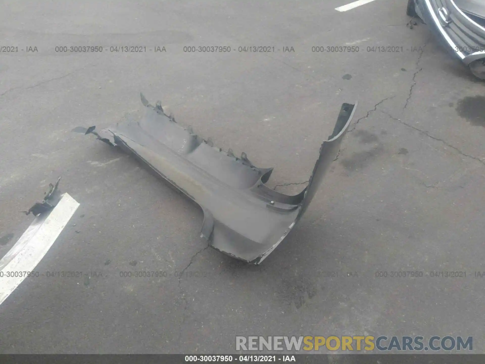 12 Photograph of a damaged car 4T1B61HK2KU796924 TOYOTA CAMRY 2019
