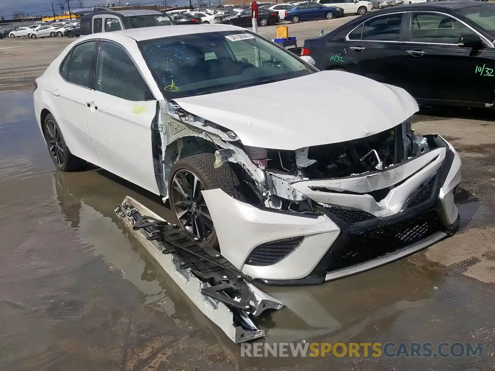 1 Photograph of a damaged car 4T1B61HK2KU800650 TOYOTA CAMRY 2019