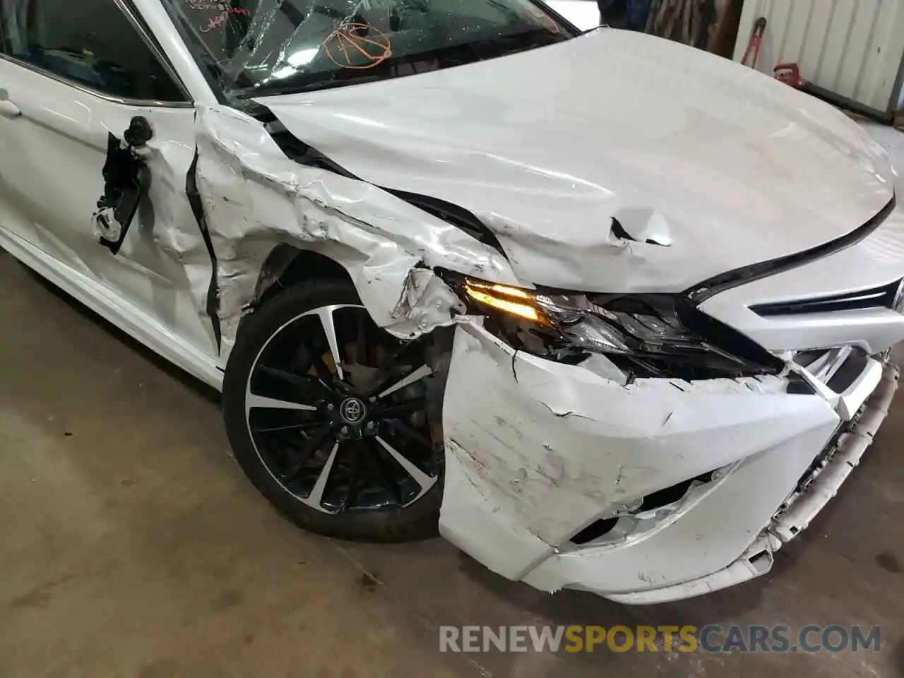 9 Photograph of a damaged car 4T1B61HK2KU811647 TOYOTA CAMRY 2019