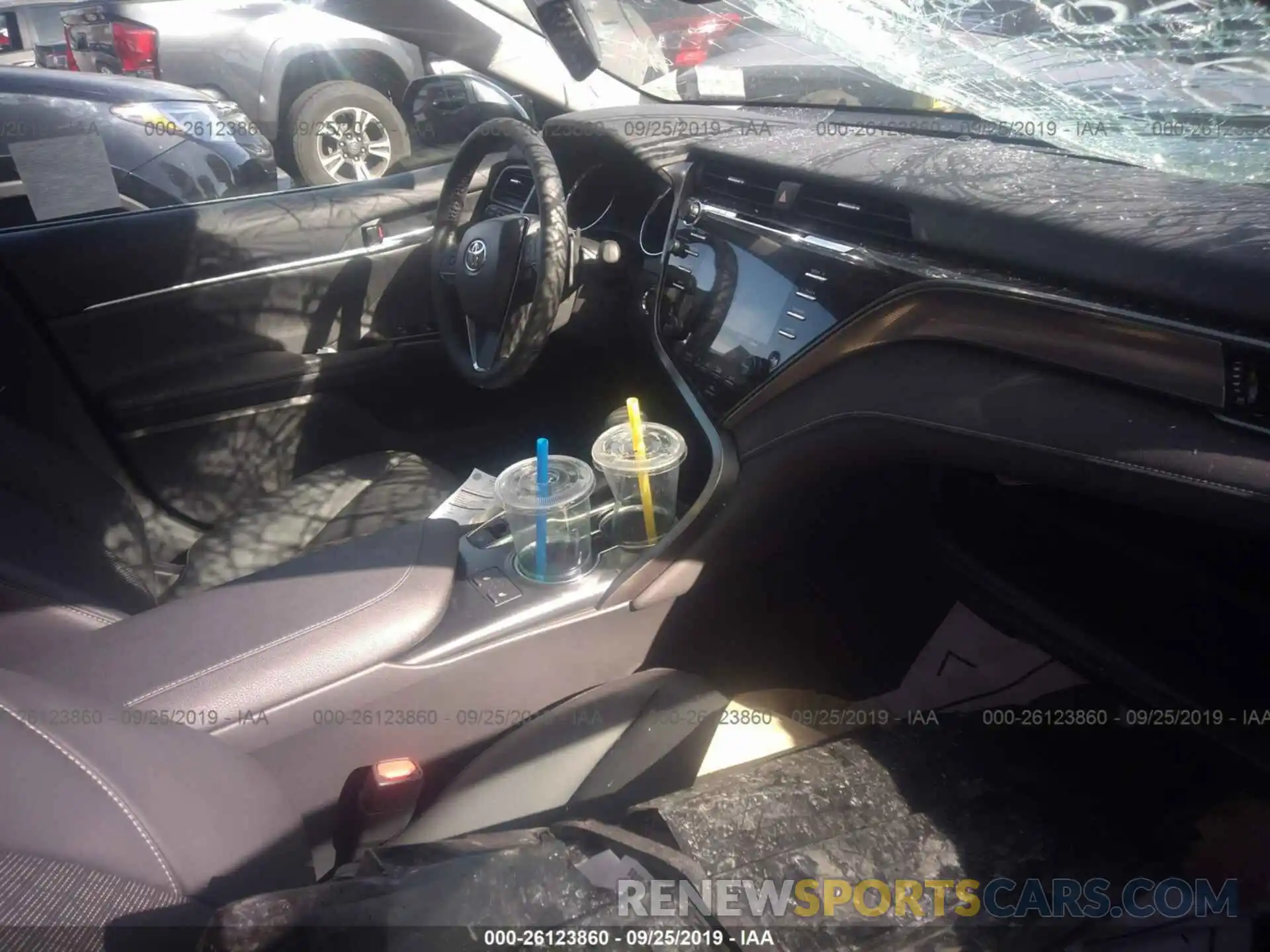 5 Photograph of a damaged car 4T1B61HK2KU811812 TOYOTA CAMRY 2019