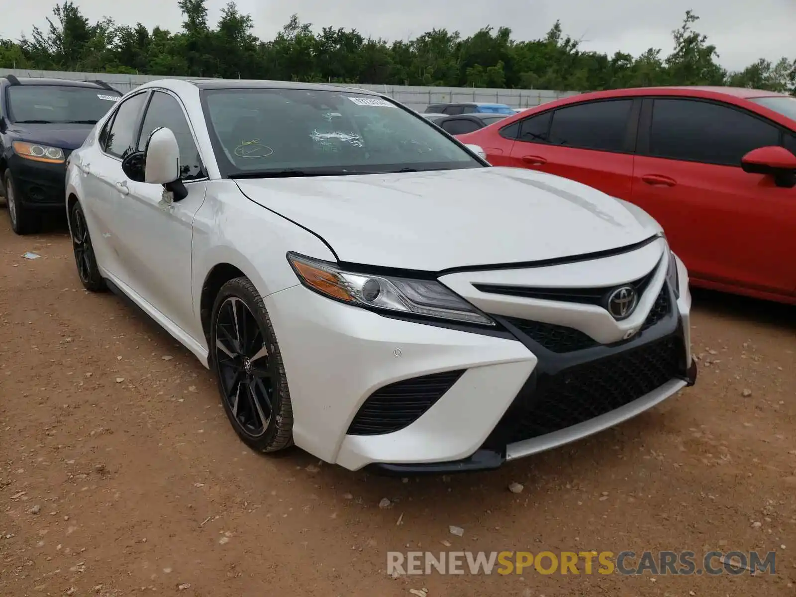 1 Photograph of a damaged car 4T1B61HK2KU829839 TOYOTA CAMRY 2019