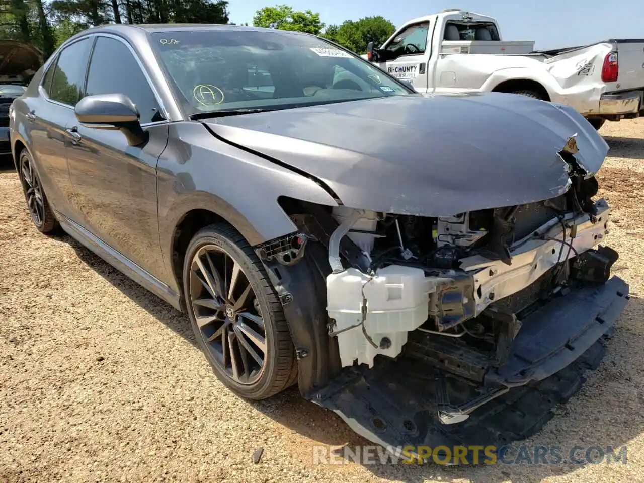 1 Photograph of a damaged car 4T1B61HK2KU835382 TOYOTA CAMRY 2019