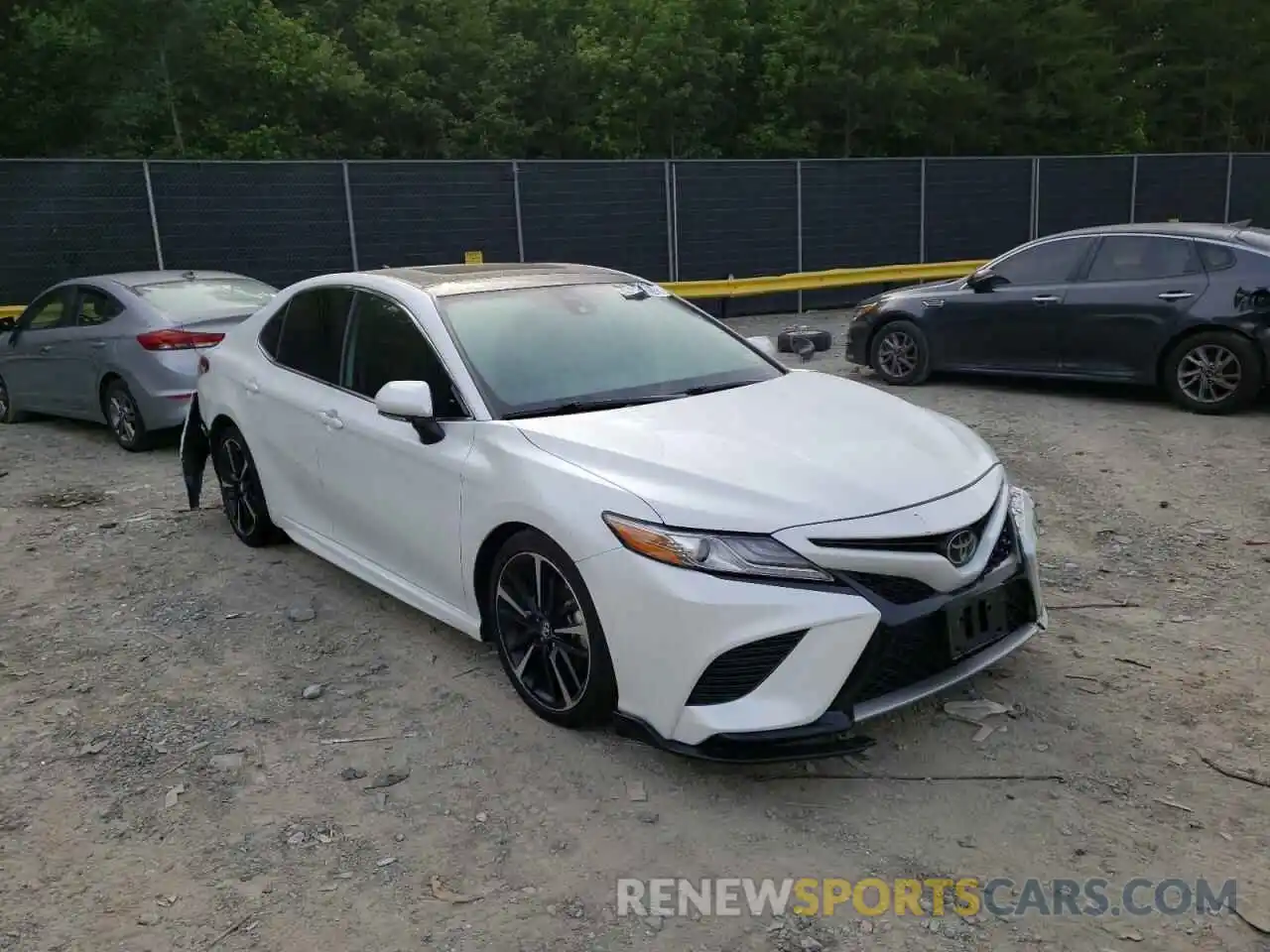 1 Photograph of a damaged car 4T1B61HK2KU835608 TOYOTA CAMRY 2019