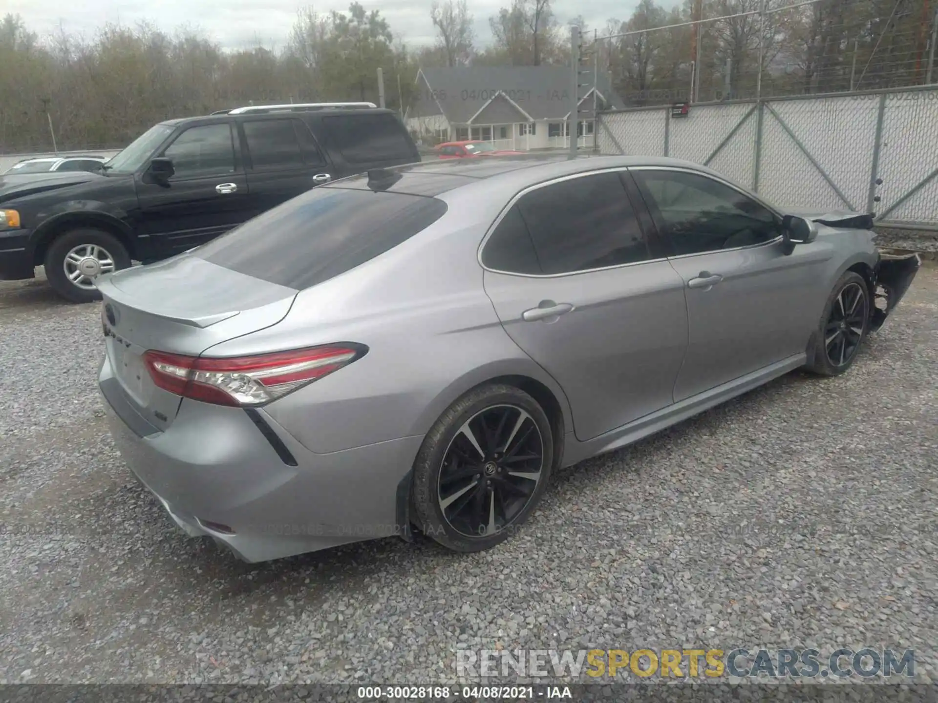 4 Photograph of a damaged car 4T1B61HK2KU835723 TOYOTA CAMRY 2019