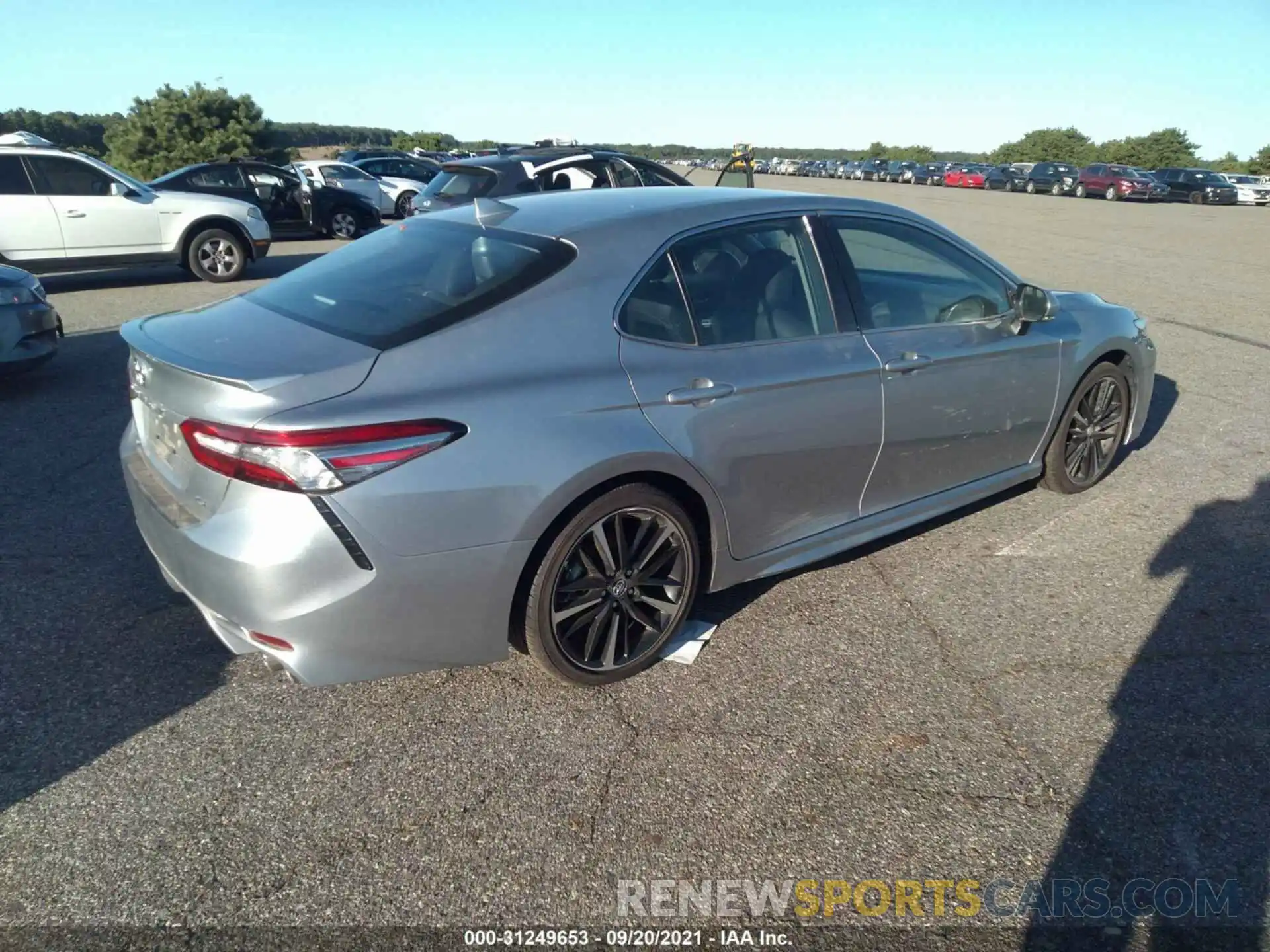 4 Photograph of a damaged car 4T1B61HK2KU837147 TOYOTA CAMRY 2019