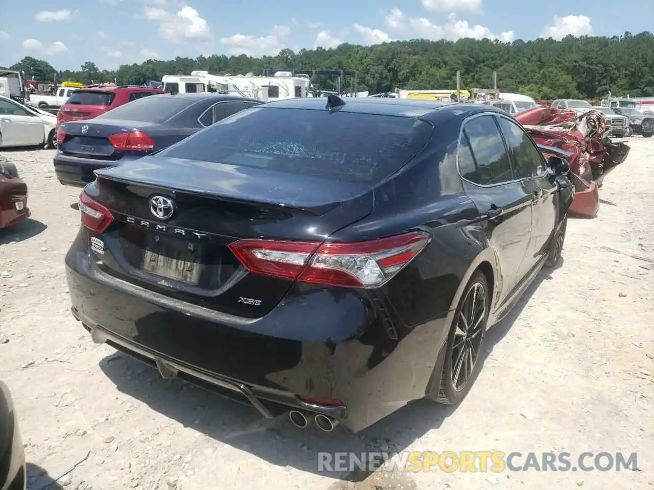 4 Photograph of a damaged car 4T1B61HK3KU161422 TOYOTA CAMRY 2019