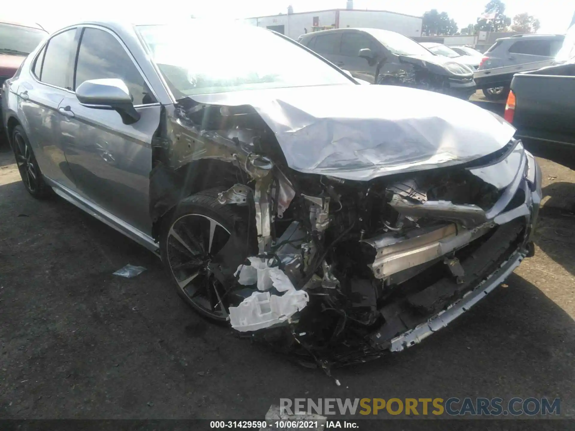 6 Photograph of a damaged car 4T1B61HK3KU164952 TOYOTA CAMRY 2019