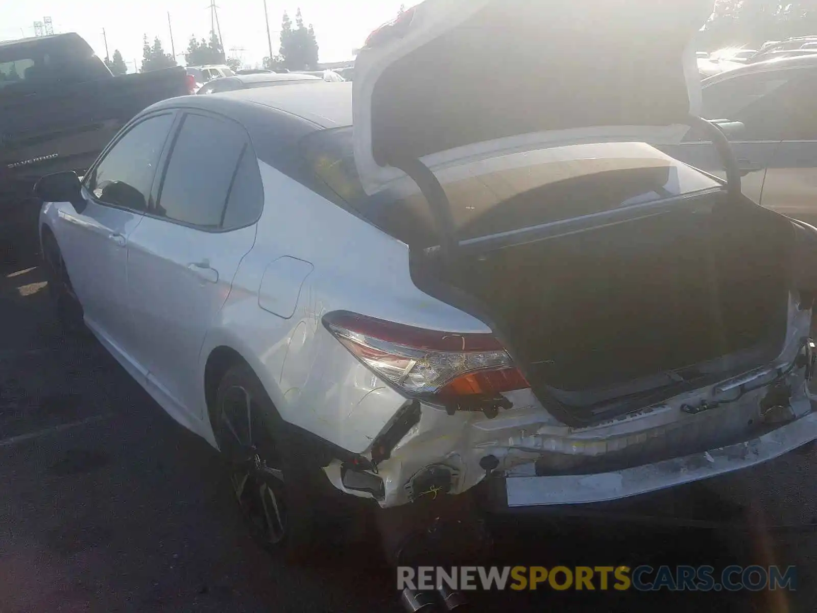 3 Photograph of a damaged car 4T1B61HK3KU170461 TOYOTA CAMRY 2019