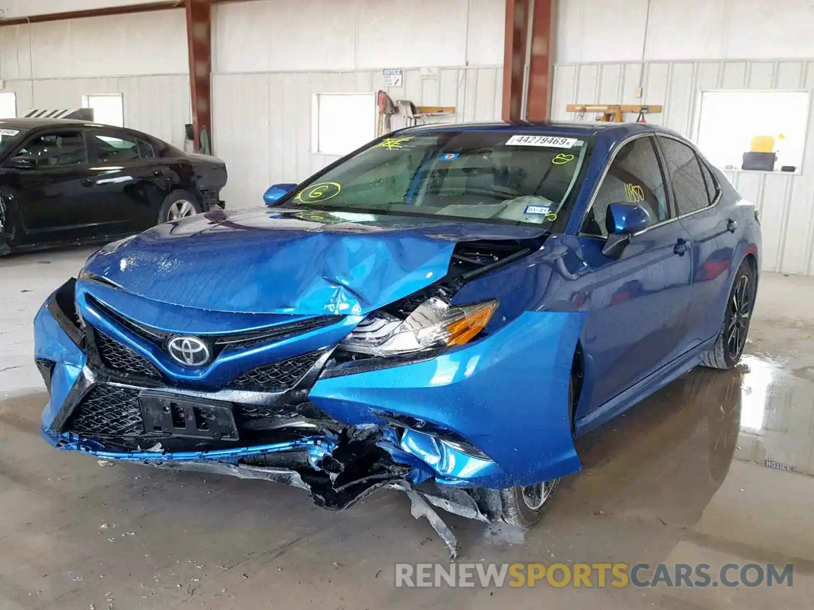 2 Photograph of a damaged car 4T1B61HK3KU173912 TOYOTA CAMRY 2019