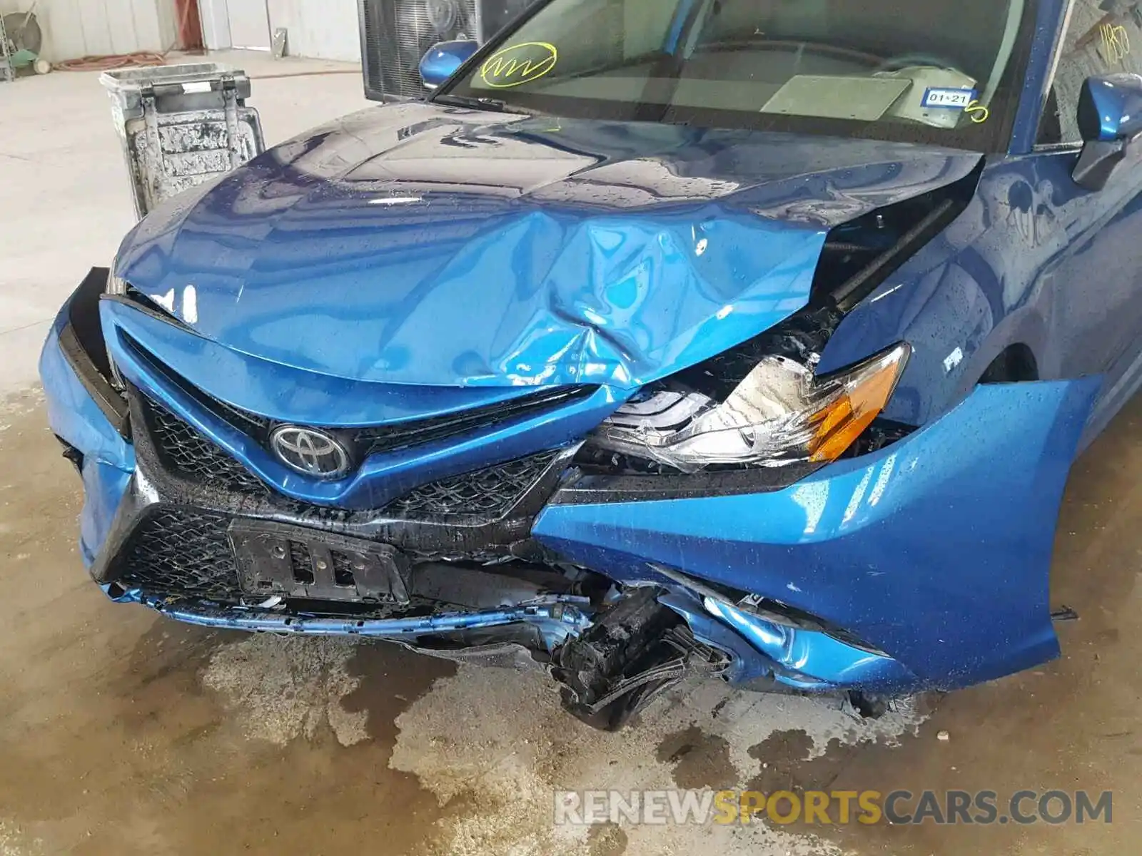 9 Photograph of a damaged car 4T1B61HK3KU173912 TOYOTA CAMRY 2019