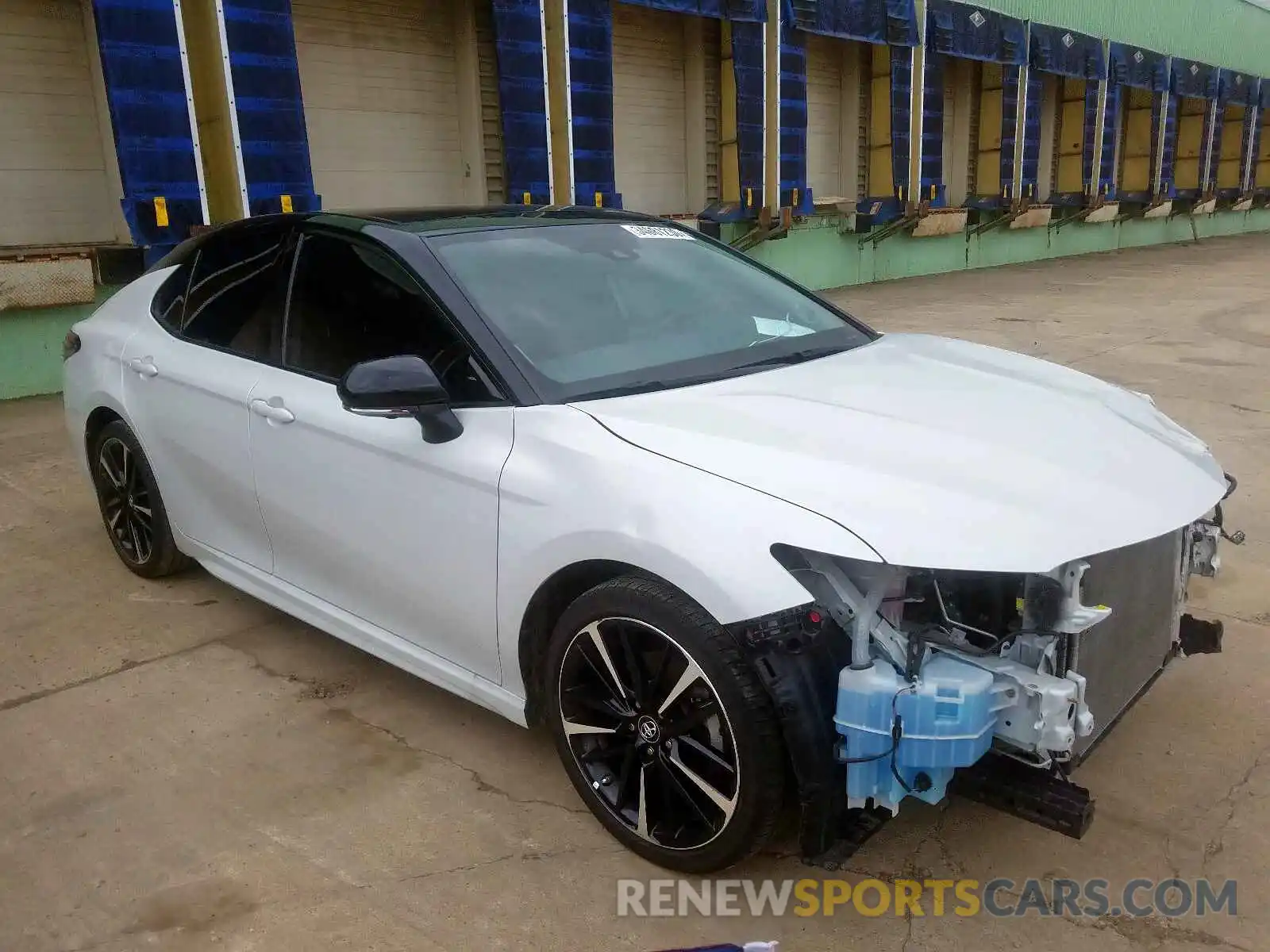 1 Photograph of a damaged car 4T1B61HK3KU180777 TOYOTA CAMRY 2019