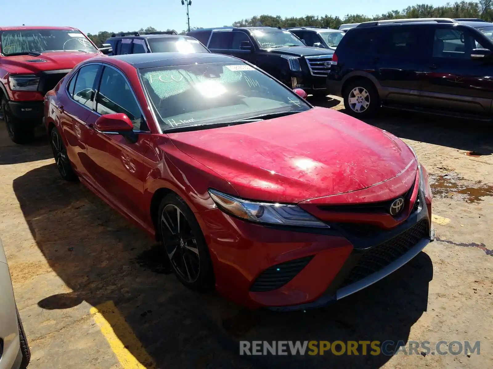 1 Photograph of a damaged car 4T1B61HK3KU181394 TOYOTA CAMRY 2019