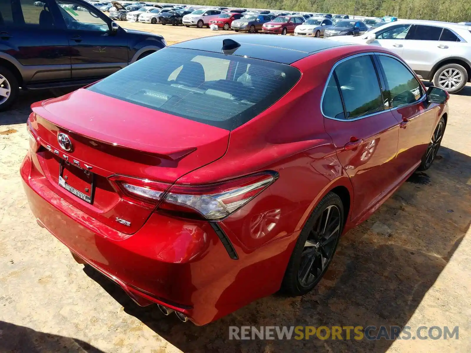 4 Photograph of a damaged car 4T1B61HK3KU181394 TOYOTA CAMRY 2019