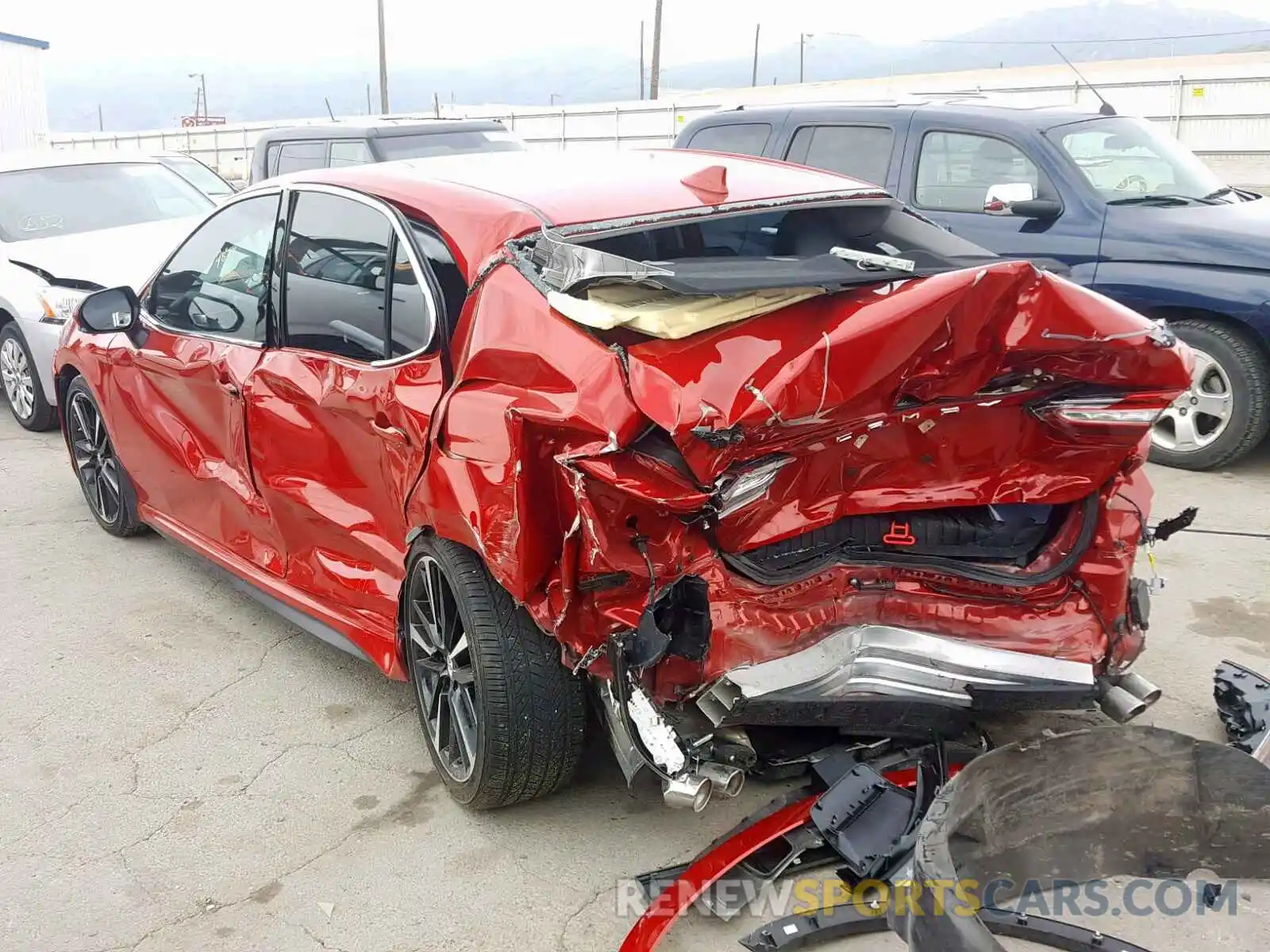 3 Photograph of a damaged car 4T1B61HK3KU187034 TOYOTA CAMRY 2019