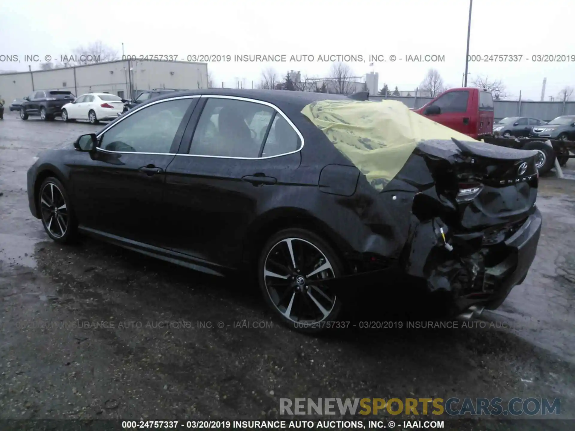 3 Photograph of a damaged car 4T1B61HK3KU192833 TOYOTA CAMRY 2019