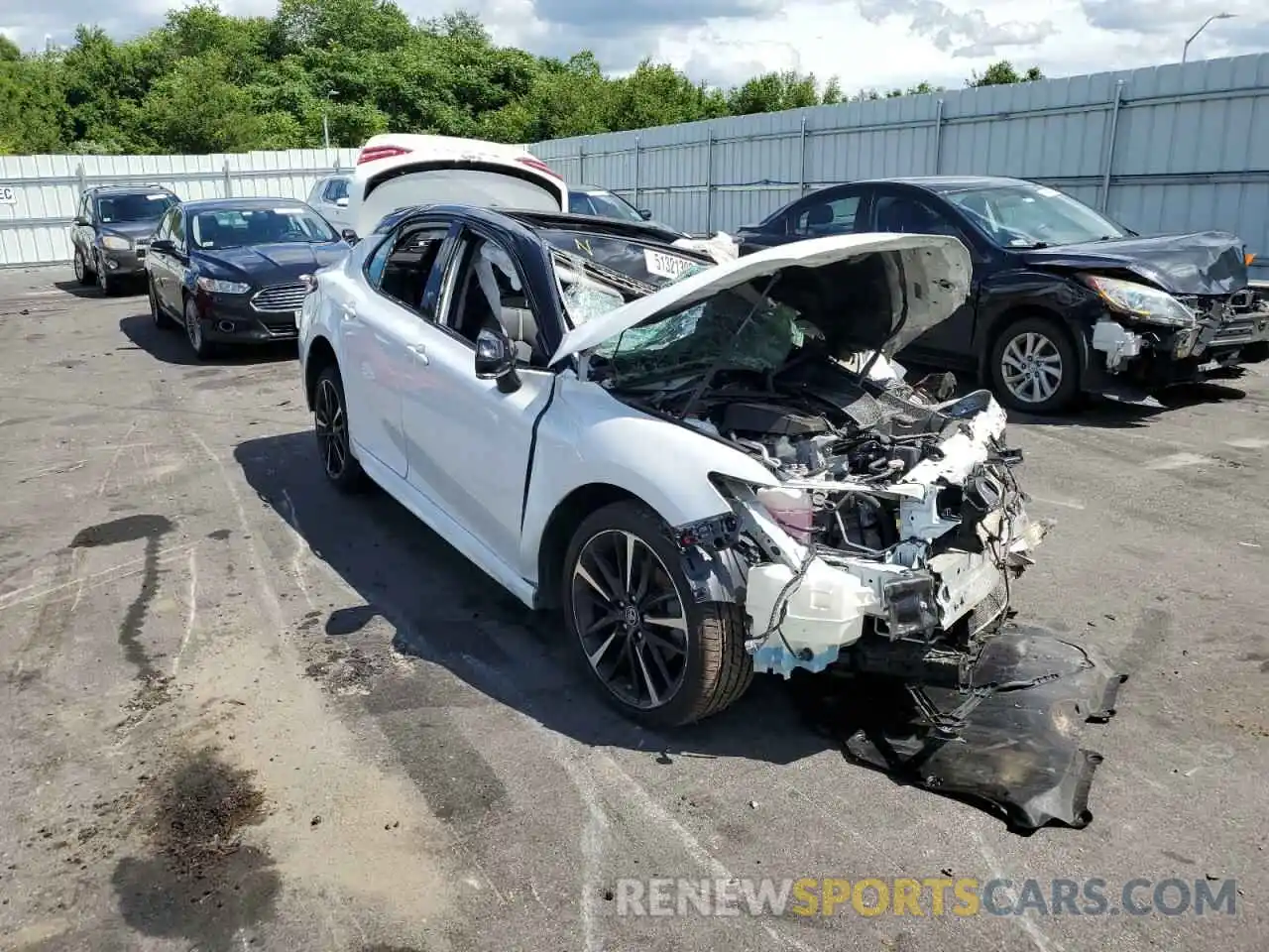 1 Photograph of a damaged car 4T1B61HK3KU220761 TOYOTA CAMRY 2019