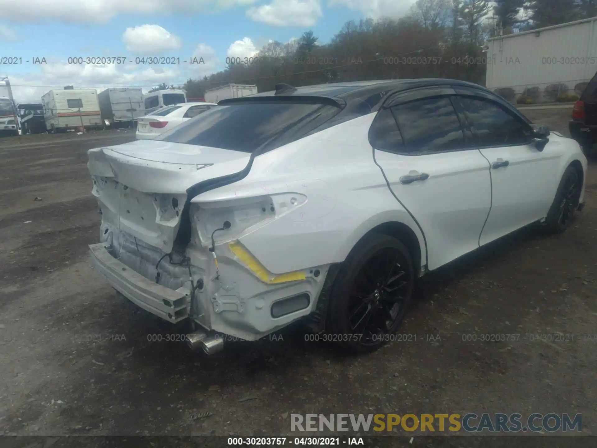 4 Photograph of a damaged car 4T1B61HK3KU223711 TOYOTA CAMRY 2019