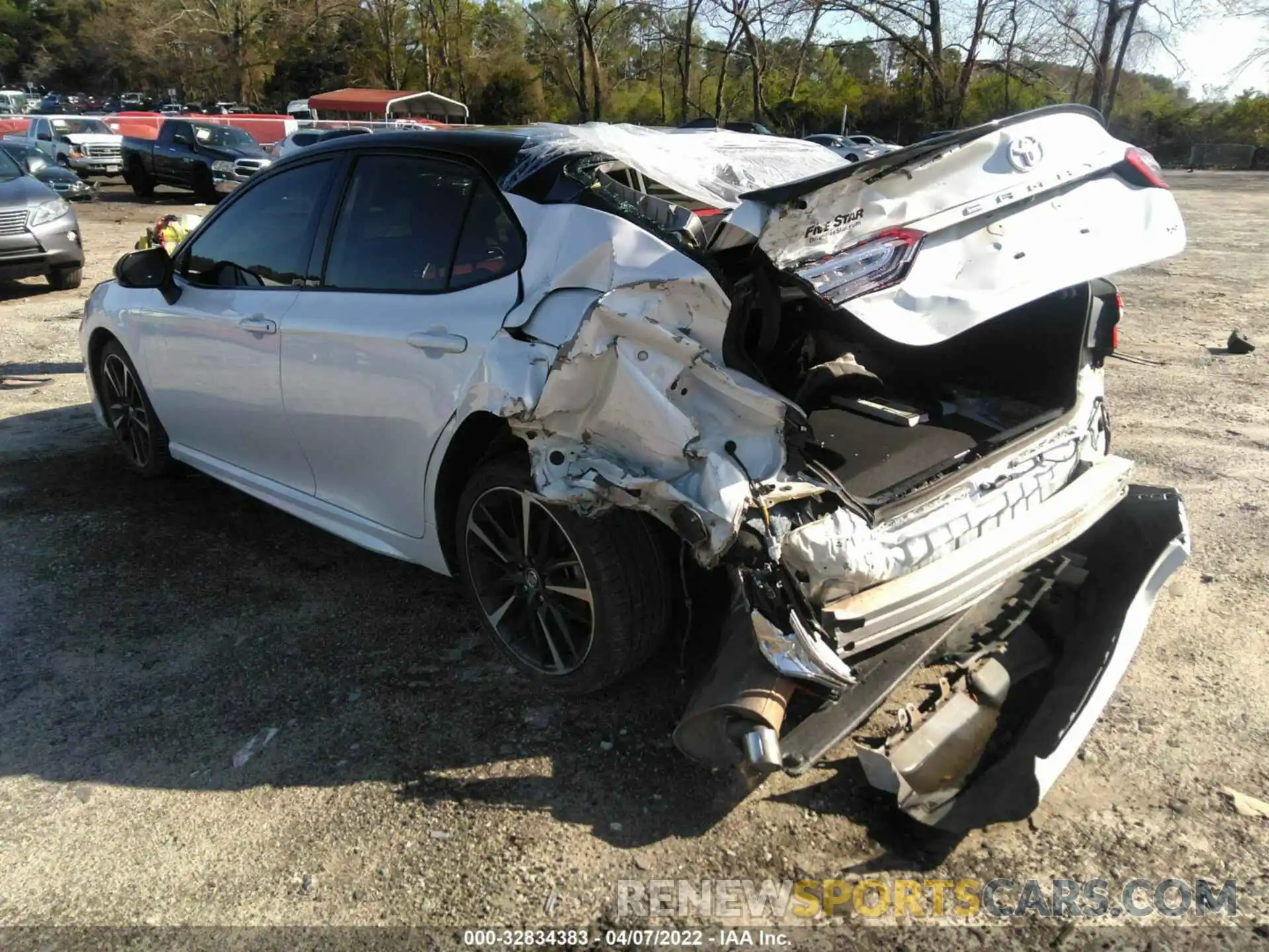 3 Photograph of a damaged car 4T1B61HK3KU224163 TOYOTA CAMRY 2019