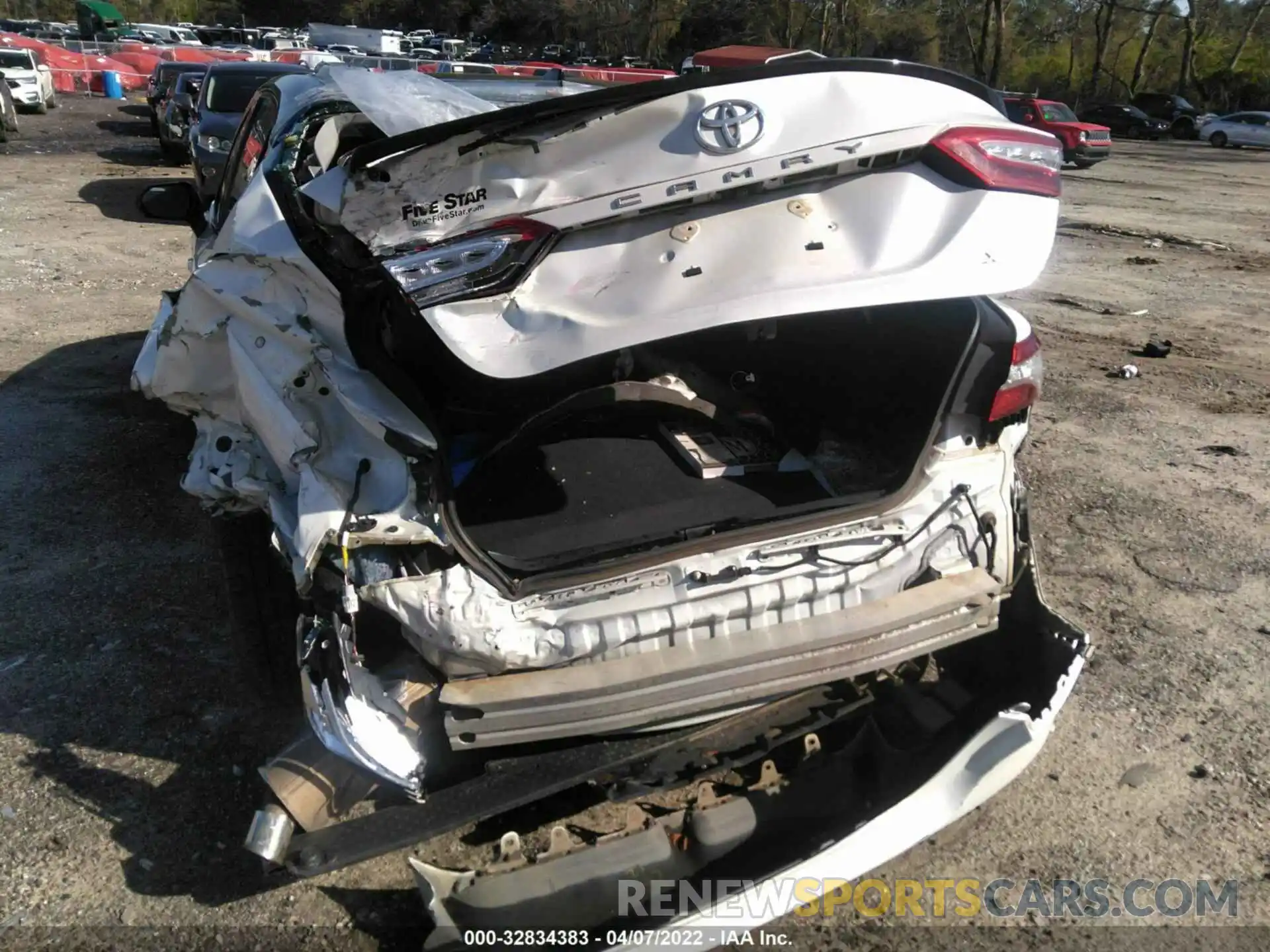 6 Photograph of a damaged car 4T1B61HK3KU224163 TOYOTA CAMRY 2019