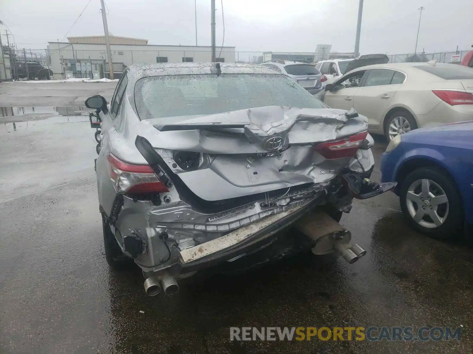 9 Photograph of a damaged car 4T1B61HK3KU224843 TOYOTA CAMRY 2019