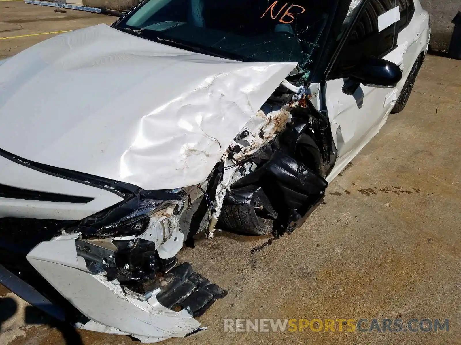 9 Photograph of a damaged car 4T1B61HK3KU227970 TOYOTA CAMRY 2019