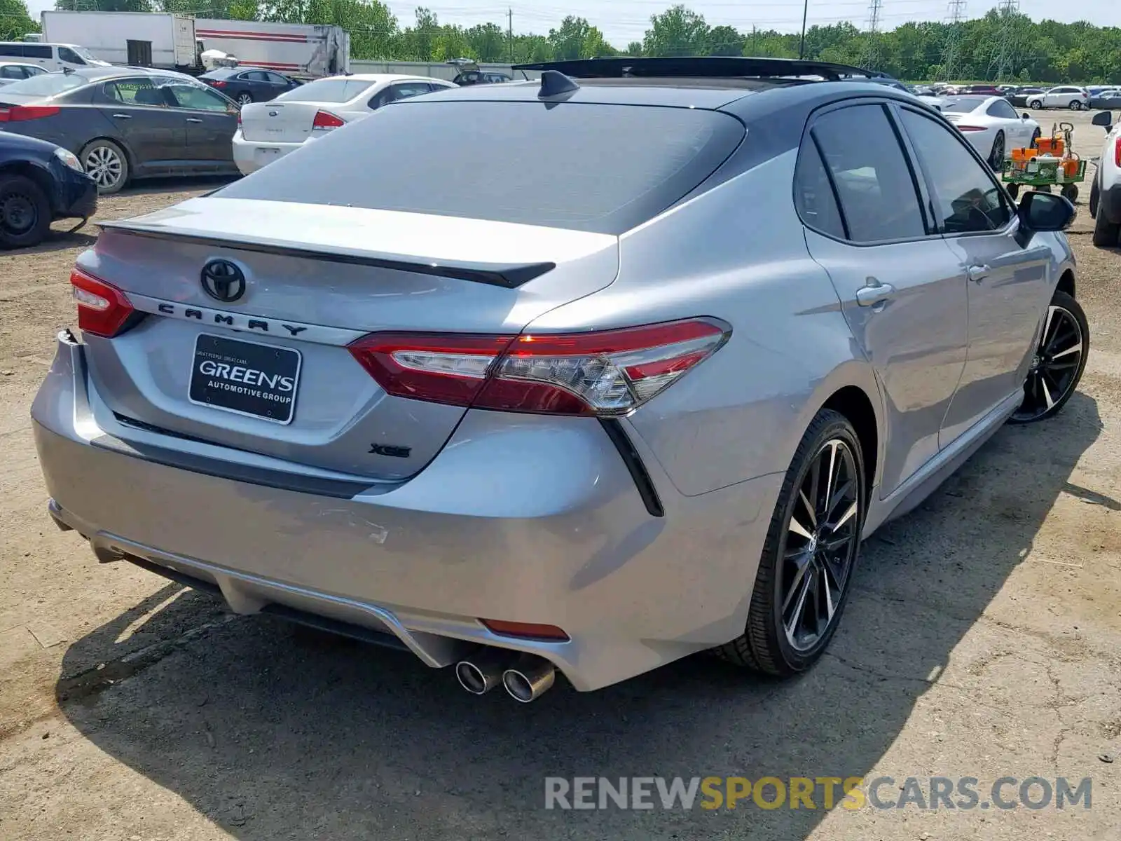 4 Photograph of a damaged car 4T1B61HK3KU230688 TOYOTA CAMRY 2019