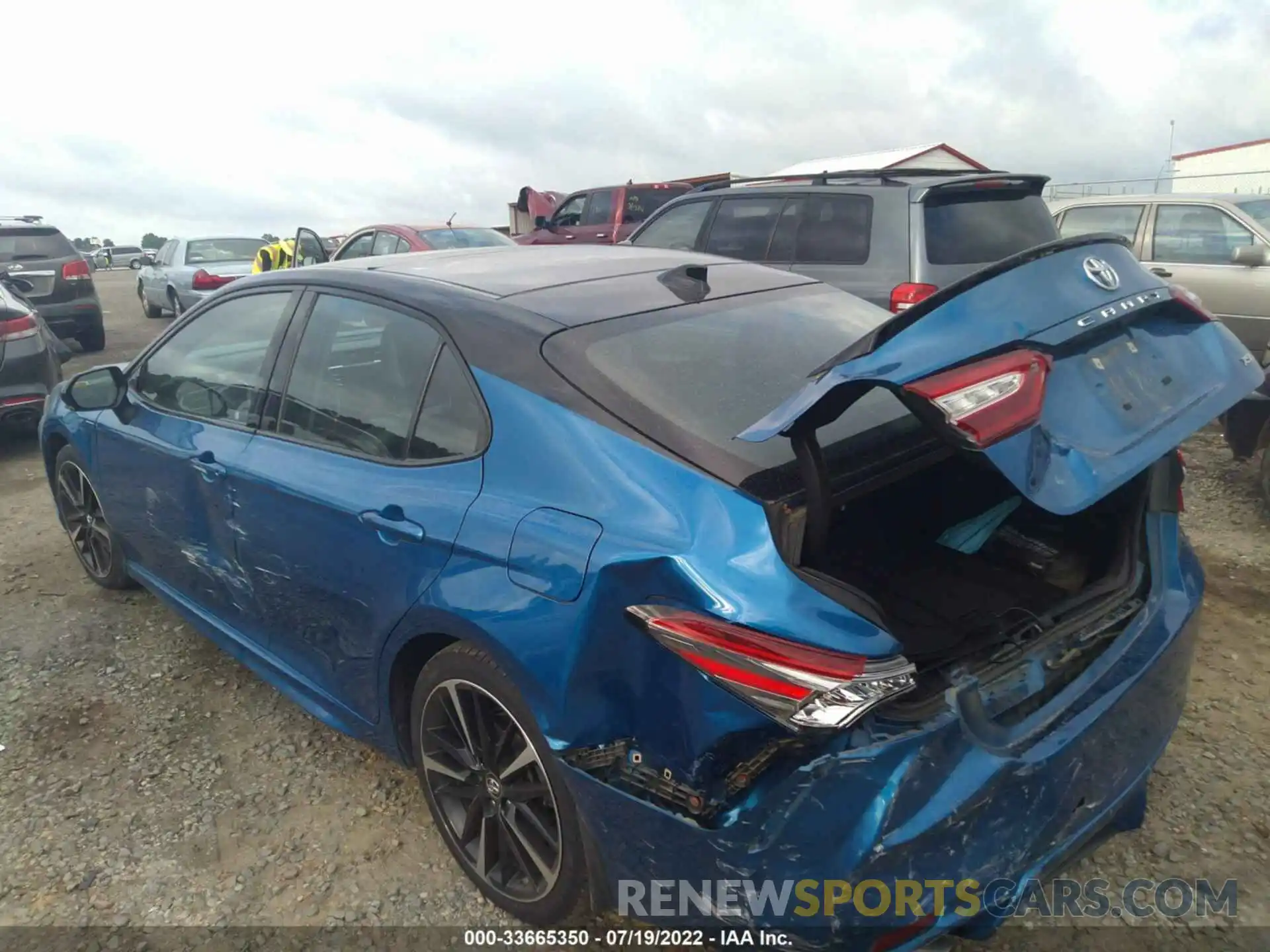 3 Photograph of a damaged car 4T1B61HK3KU232666 TOYOTA CAMRY 2019