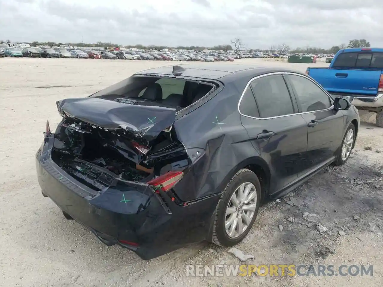 4 Photograph of a damaged car 4T1B61HK3KU242761 TOYOTA CAMRY 2019