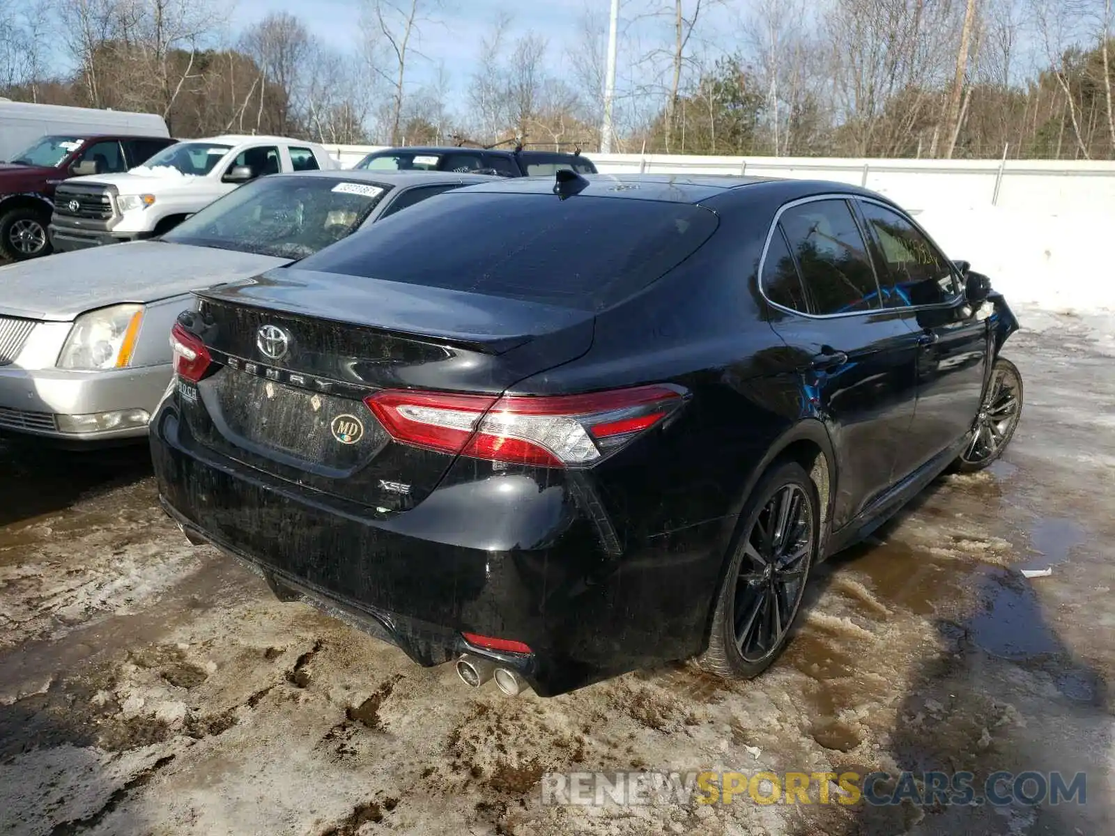 4 Photograph of a damaged car 4T1B61HK3KU250715 TOYOTA CAMRY 2019