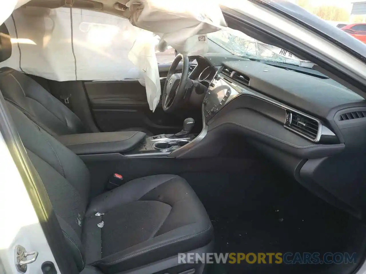 5 Photograph of a damaged car 4T1B61HK3KU251007 TOYOTA CAMRY 2019