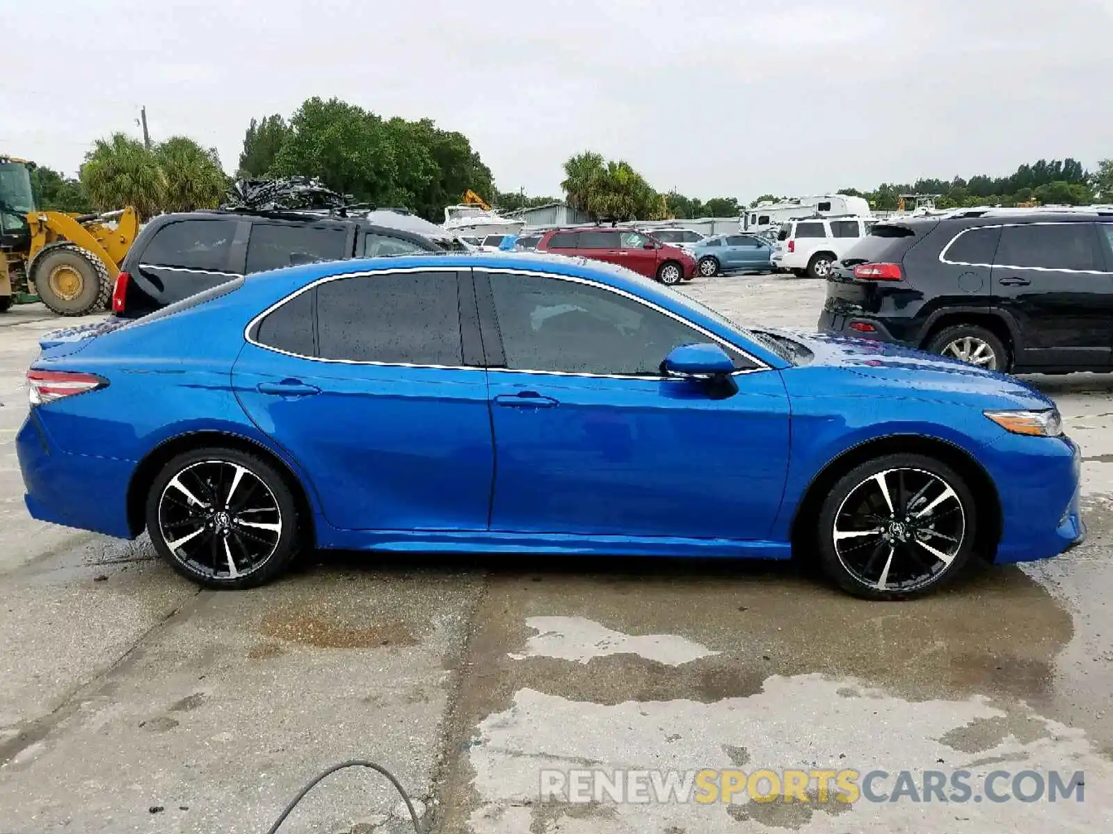 9 Photograph of a damaged car 4T1B61HK3KU256210 TOYOTA CAMRY 2019