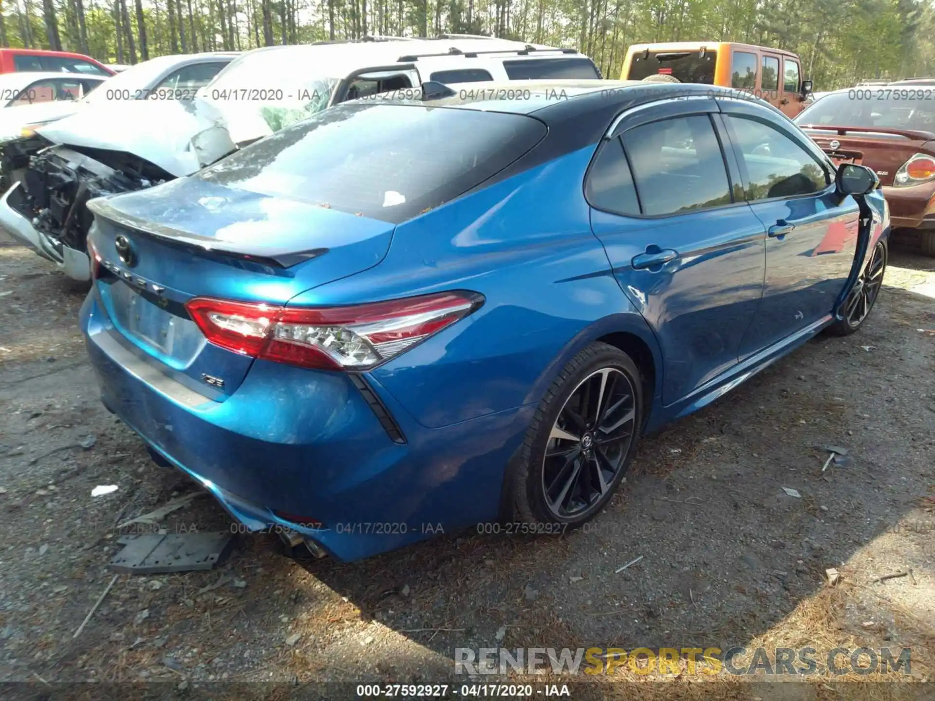 4 Photograph of a damaged car 4T1B61HK3KU272696 TOYOTA CAMRY 2019